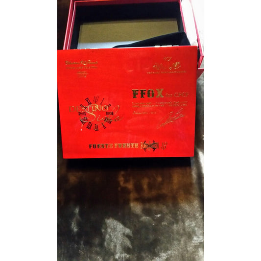 Opus 6 Travel Humidor New In The Original Presentation box with Booklet No Cigars