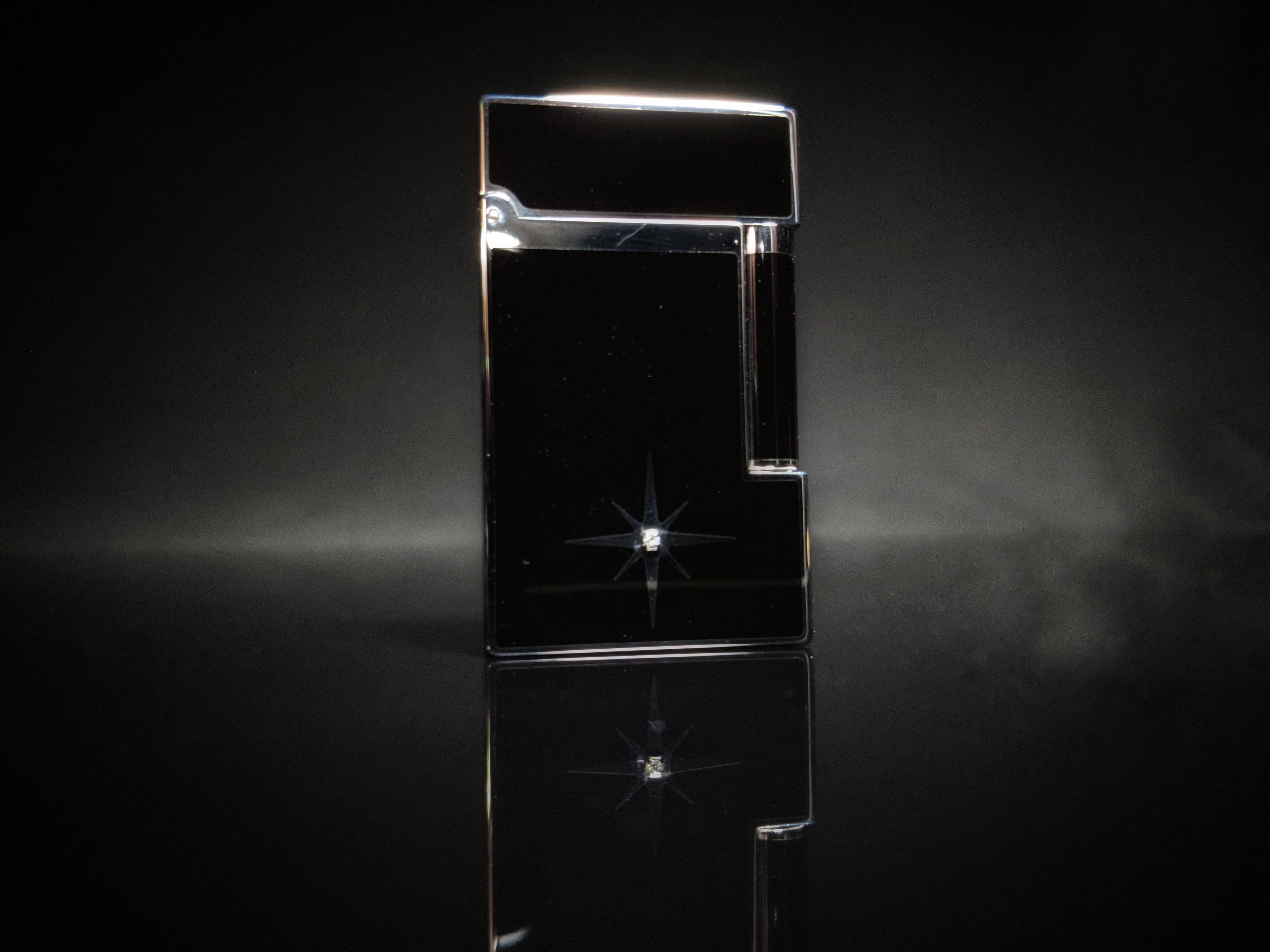 S.T.Dupont Diamond Solitaire L2 Lighter preowned in original box good condition