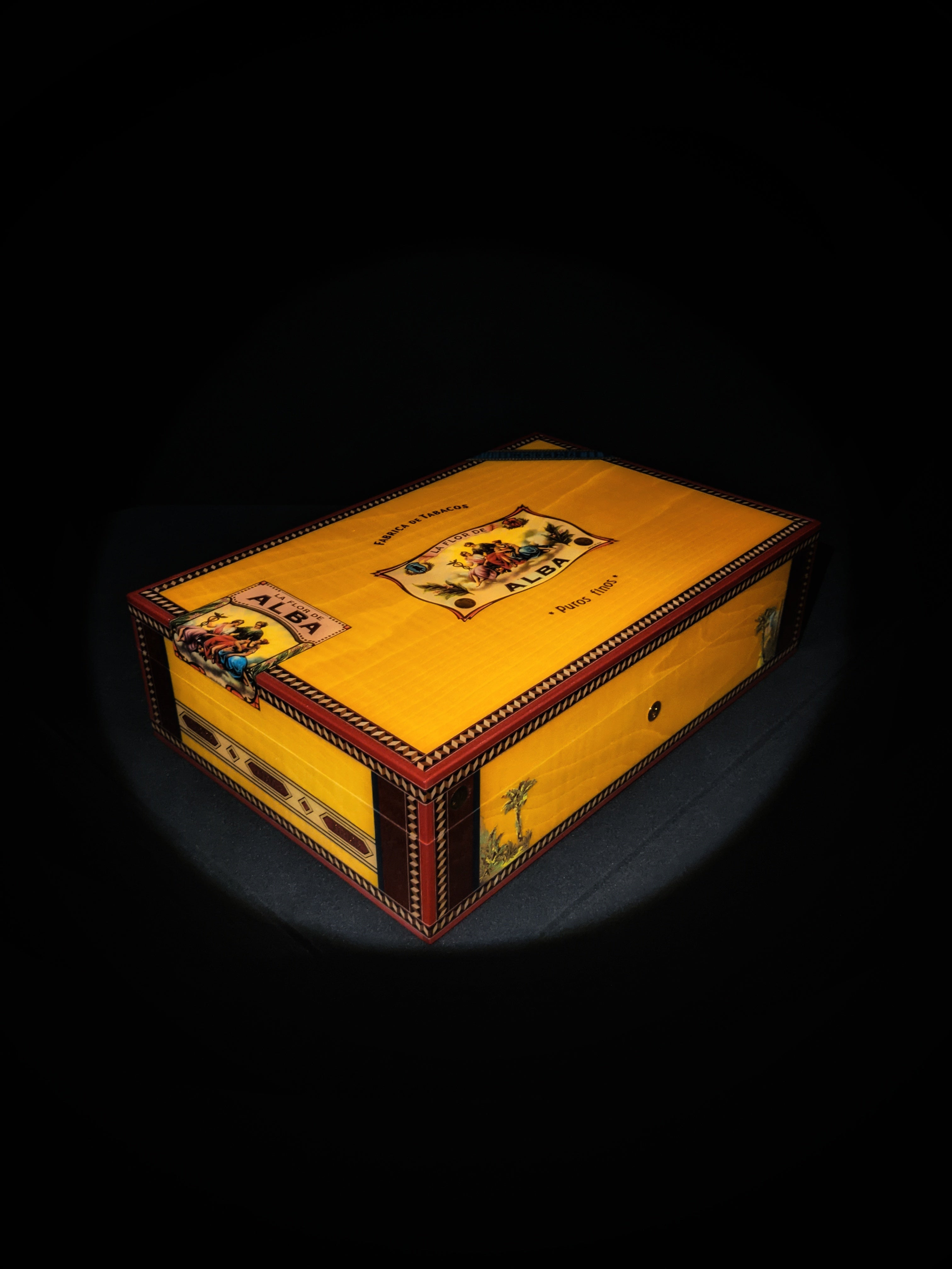 Elie Bleu Alba Gold Yellow  Humidor 110 count