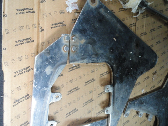Merc 3 Litre 250 Wing Plate Center Engine