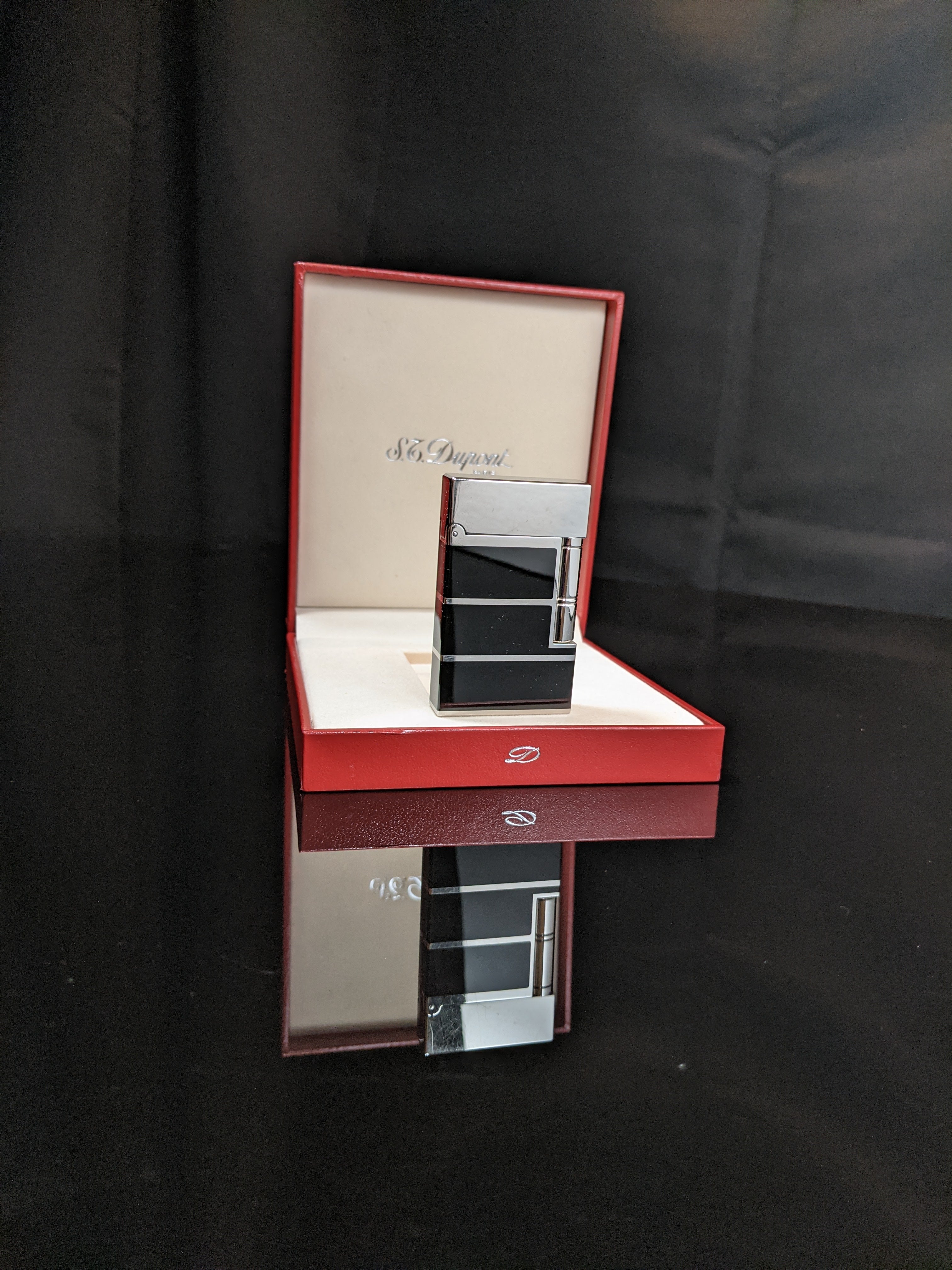 S.T. Dupont Black Lacquer L2 Lighter