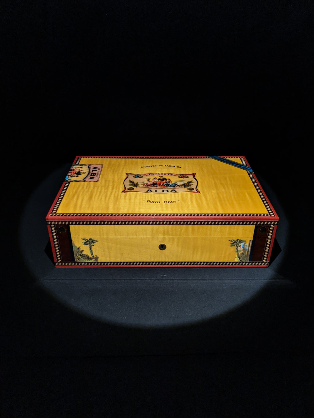 Elie Bleu Alba Yellow Sycamore Humidor 110 count