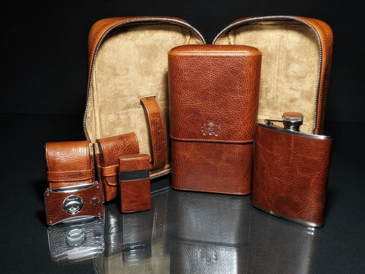 Brizard & Co. Havana Traveler - Antique Saddle Leather with cutter and lighter