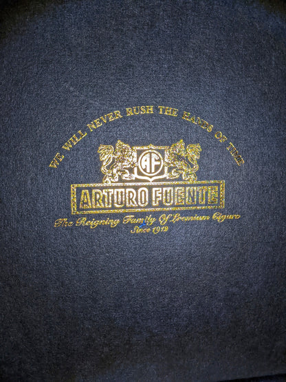 Arturo Fuente custom heavy clear glass ashtray. NIB 7 7/8" Diameter