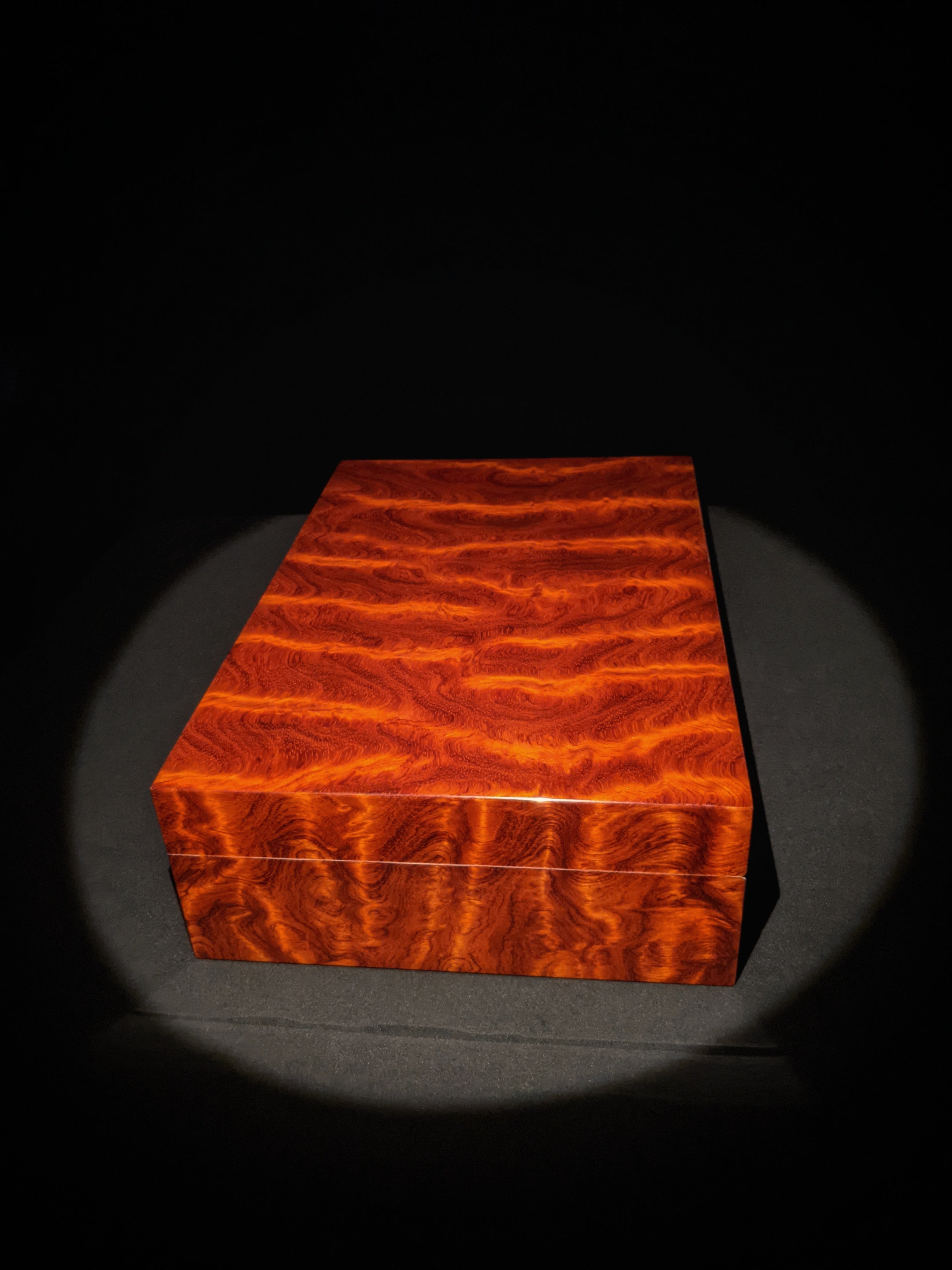 Elie Bleu Figured Bubinga Humidor 110 ct