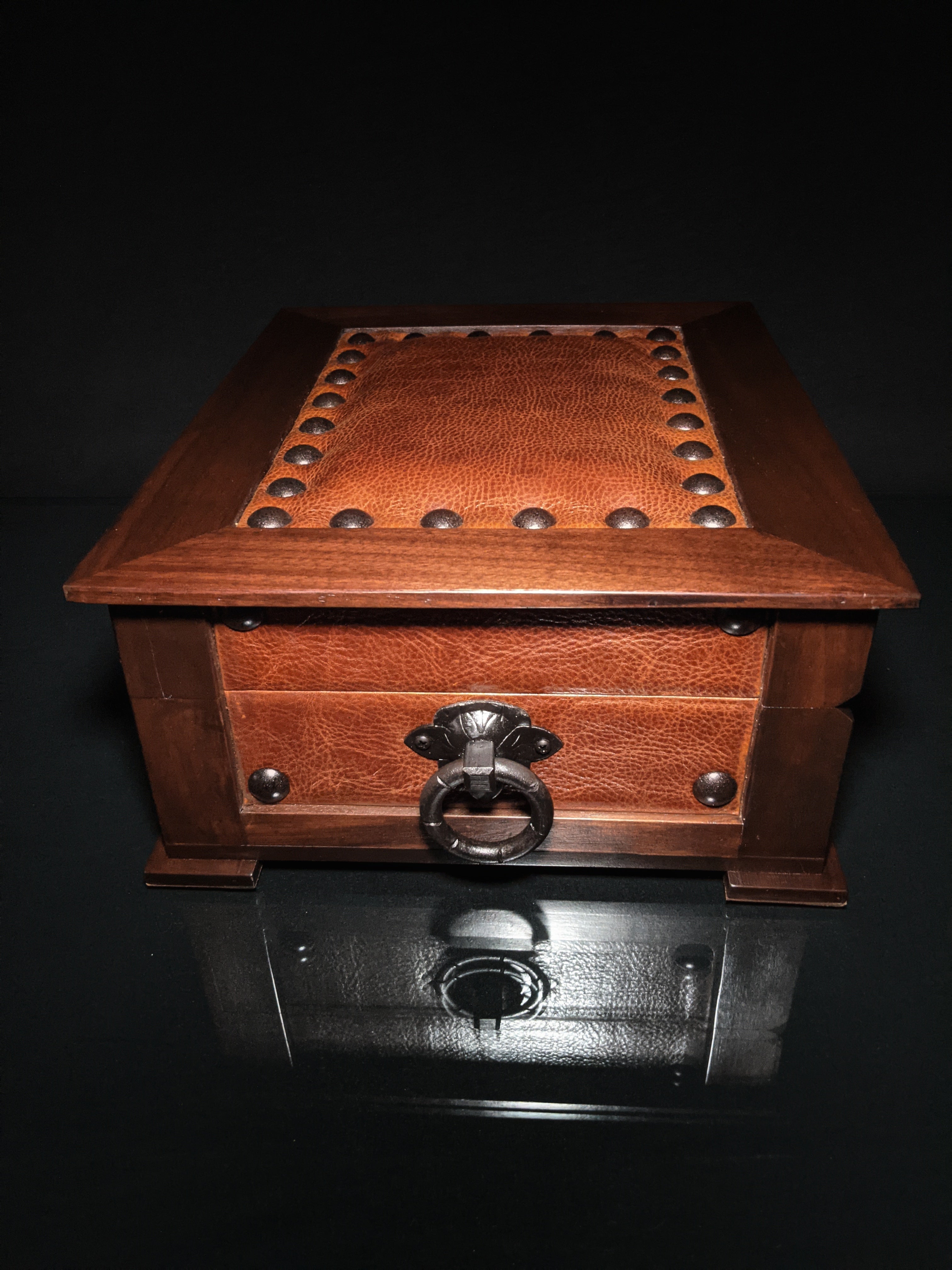 Brizard and Co. - The "Chesterfield" Humidor - 60/70 Count
