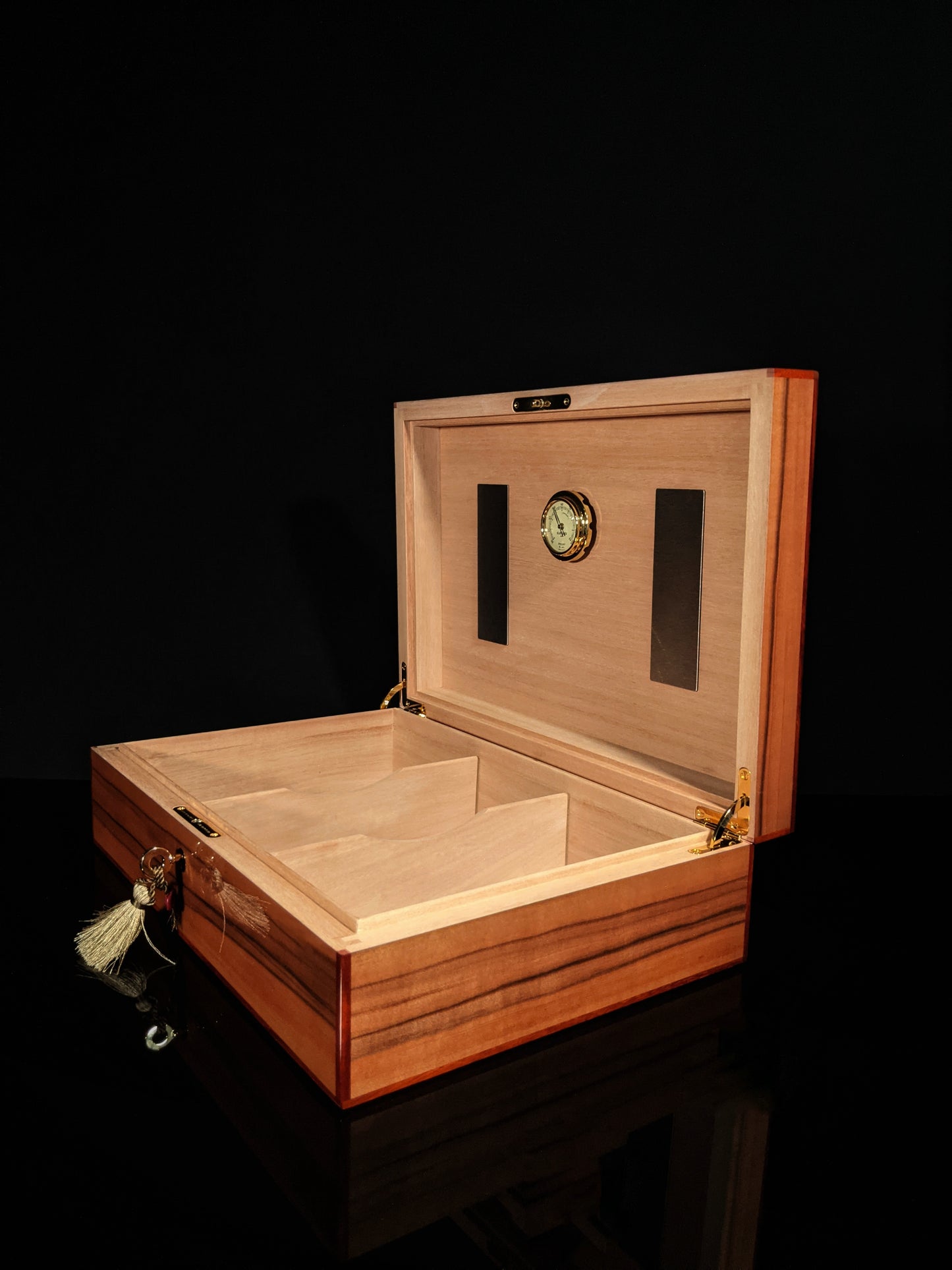 Elie Bleu Tineo Wood Humidor 110 count