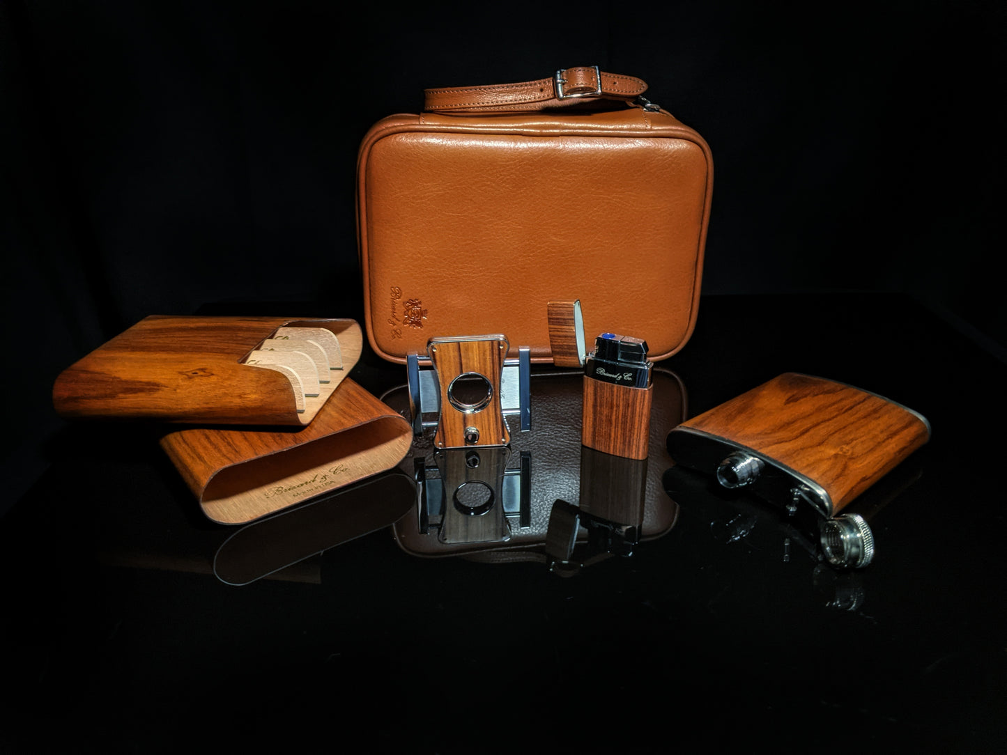 Brizard and Co Havana Traveler in Tan Leather with matching cutter and lighter NIB