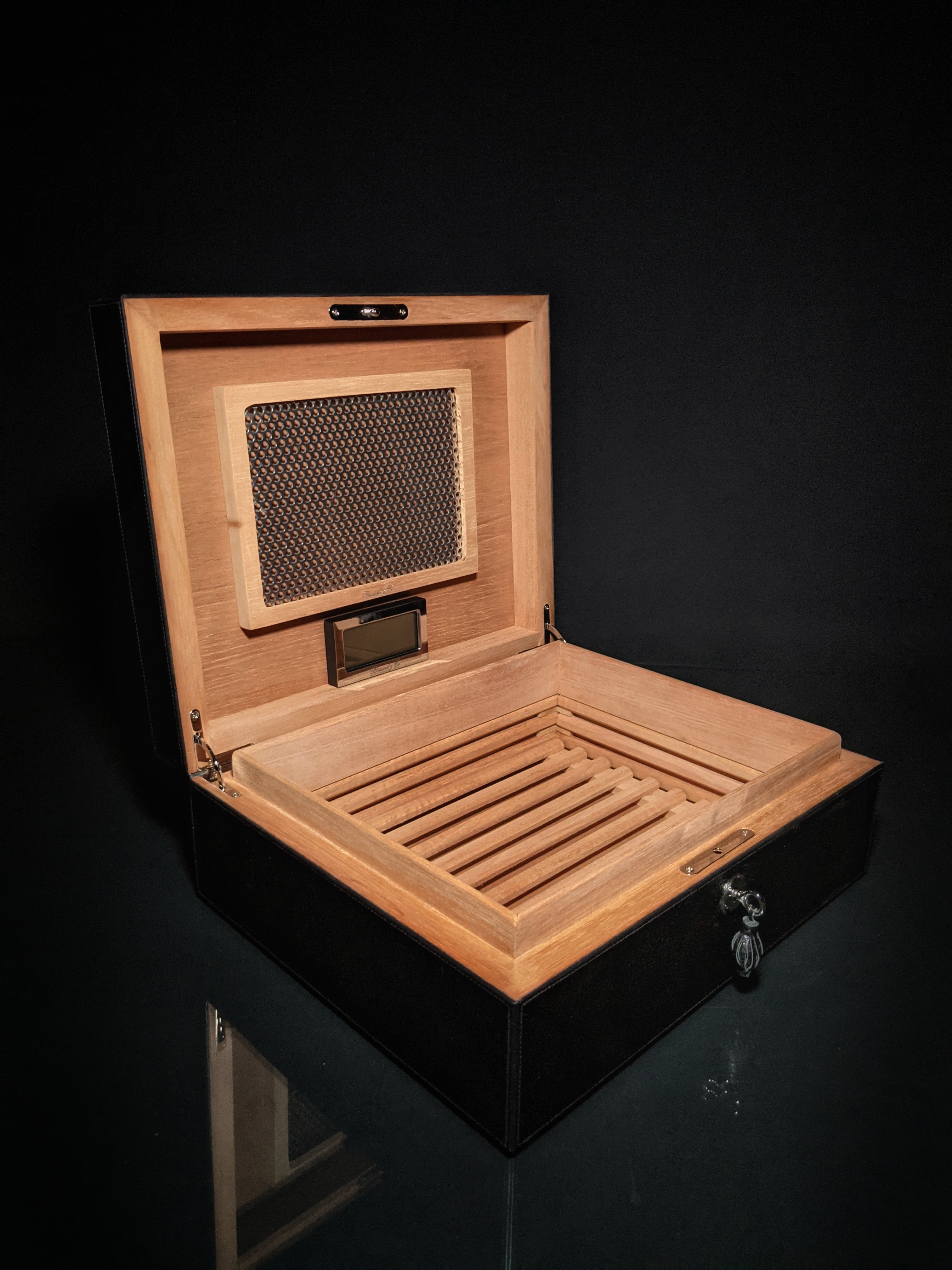 Brizard & Co - "Airflow" Cigar Humidor - Sunrise Black and Zebrawood 60 / 70 Count