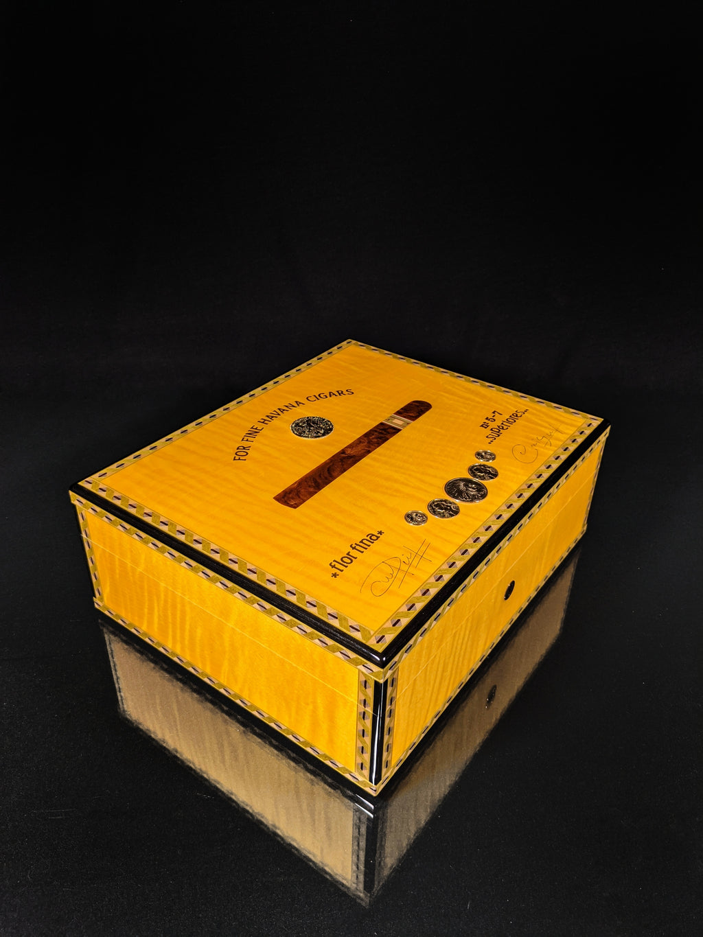 Elie Bleu Medals Yellow Sycamore  Humidor 75 Count