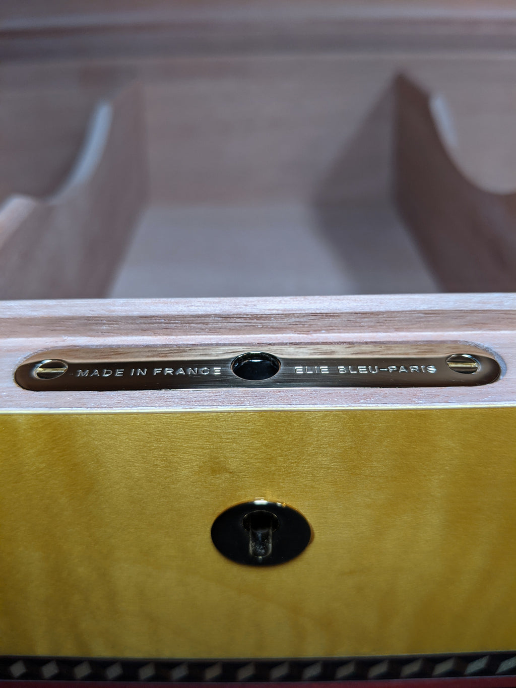 Elie Bleu Alba Yellow Sycamore Humidor 110 count