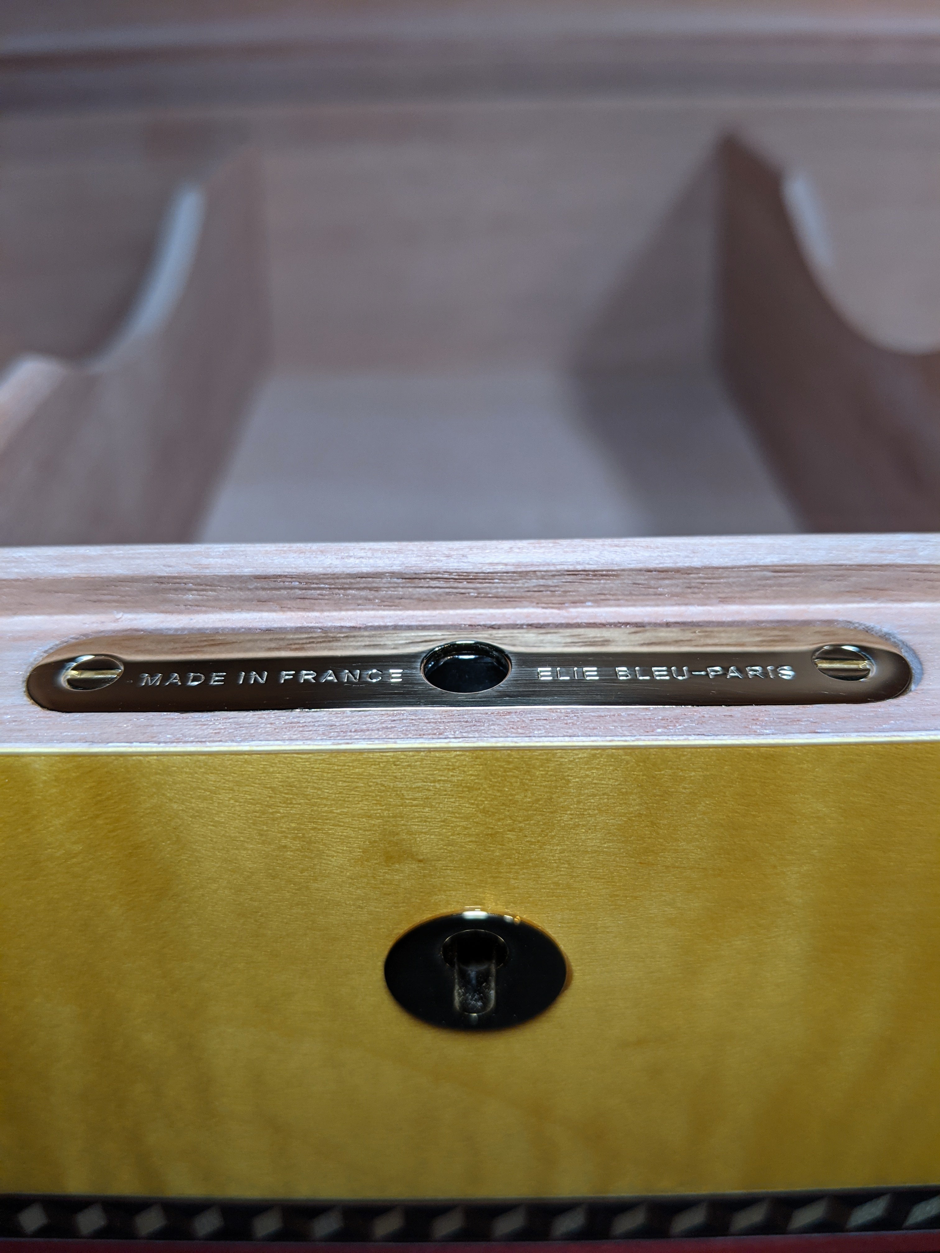 Elie Bleu Alba Yellow Sycamore Humidor 110 count
