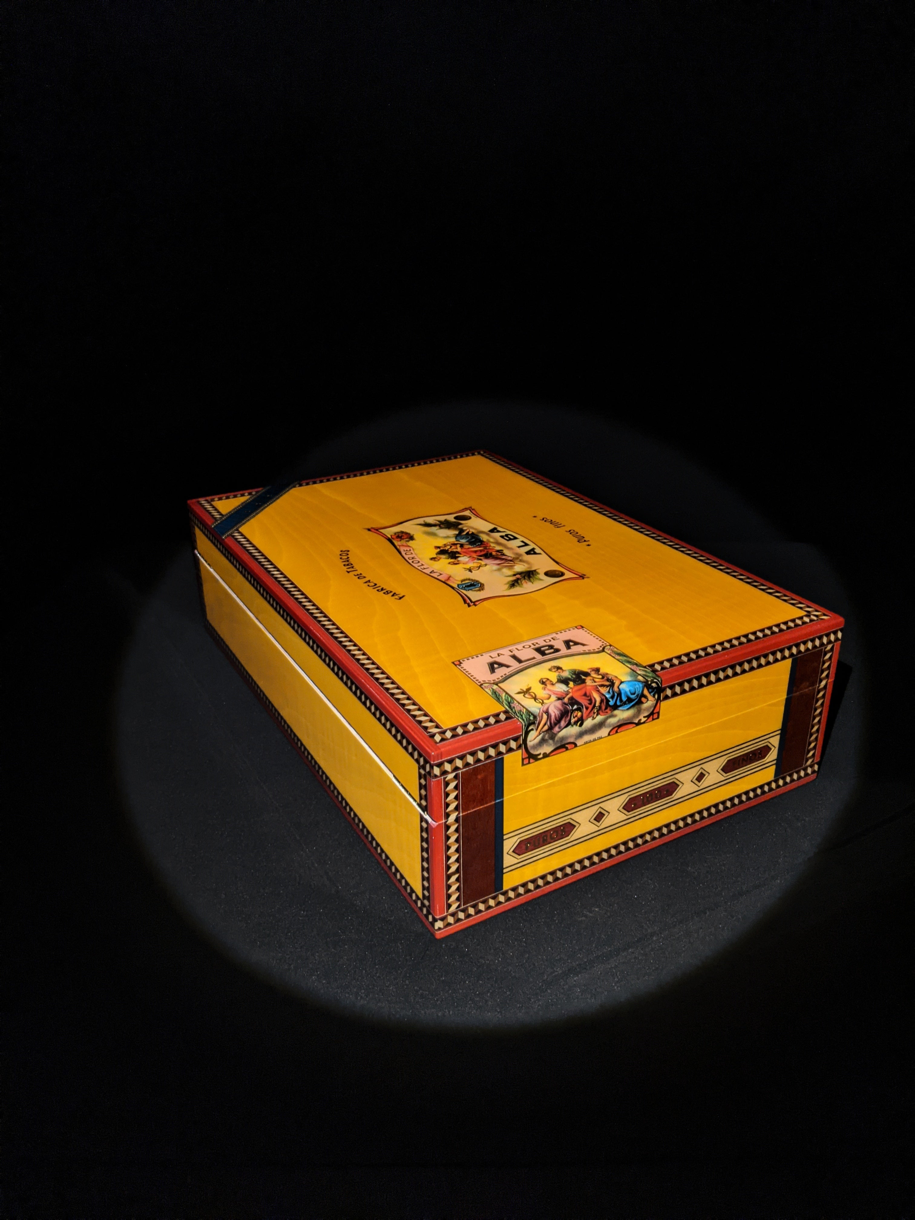 Elie Bleu Alba Gold Yellow  Humidor 110 count