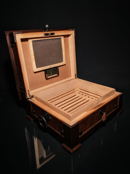 Brizard & Co. The "Chesterfield" Humidor - 60 / 70 Count NIB Made in USA