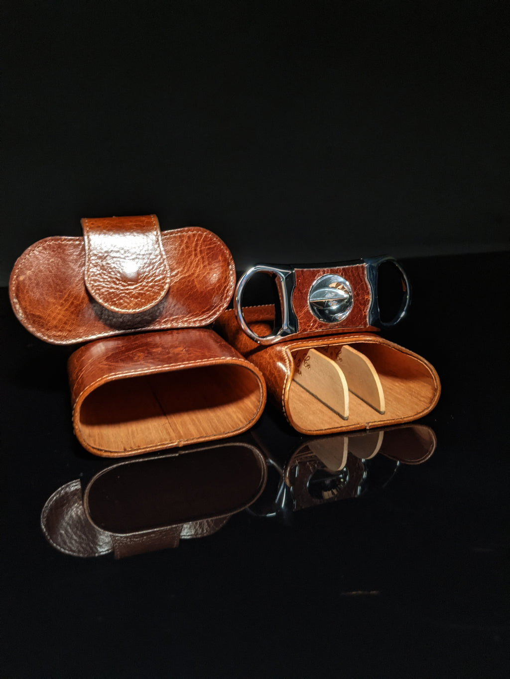 Brizard and Co The "Show Band" 3 Cigar Case - Antique Saddle Leather with V-Cutter