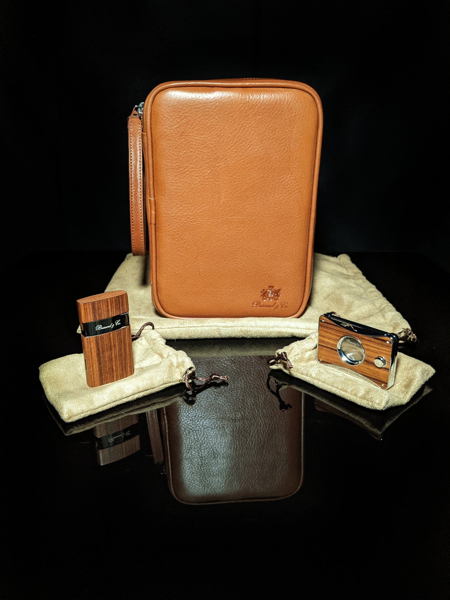 Brizard and Co Havana Traveler in Tan Leather with matching cutter and lighter NIB