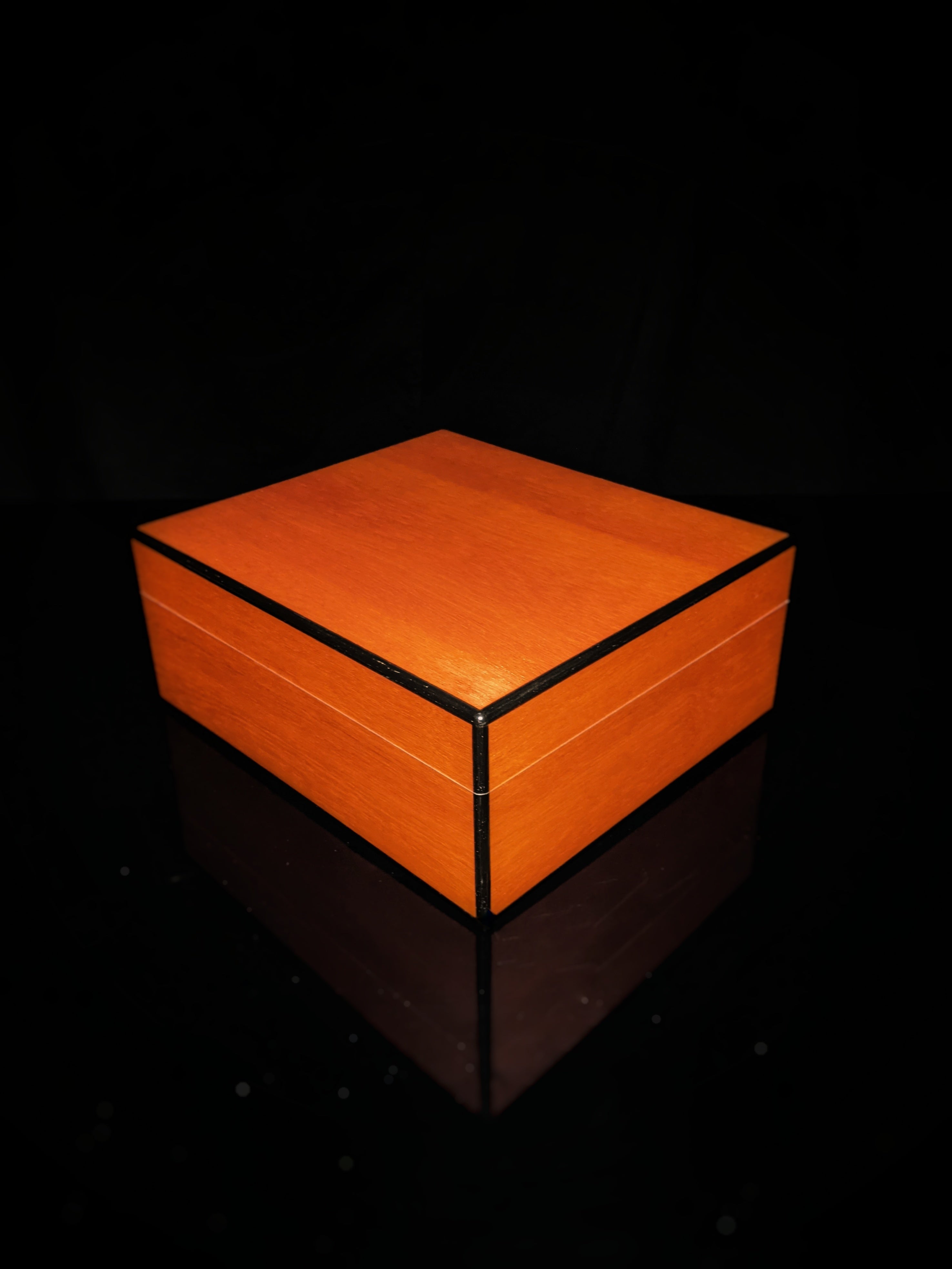 Elie Bleu Mahogany  Humidor 50 count