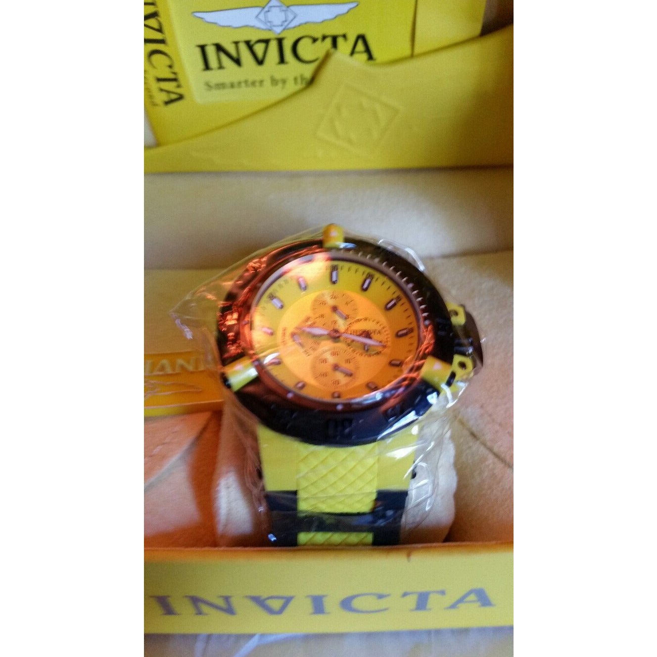 Invicta 17116 Yellow Band And Face New In The Box