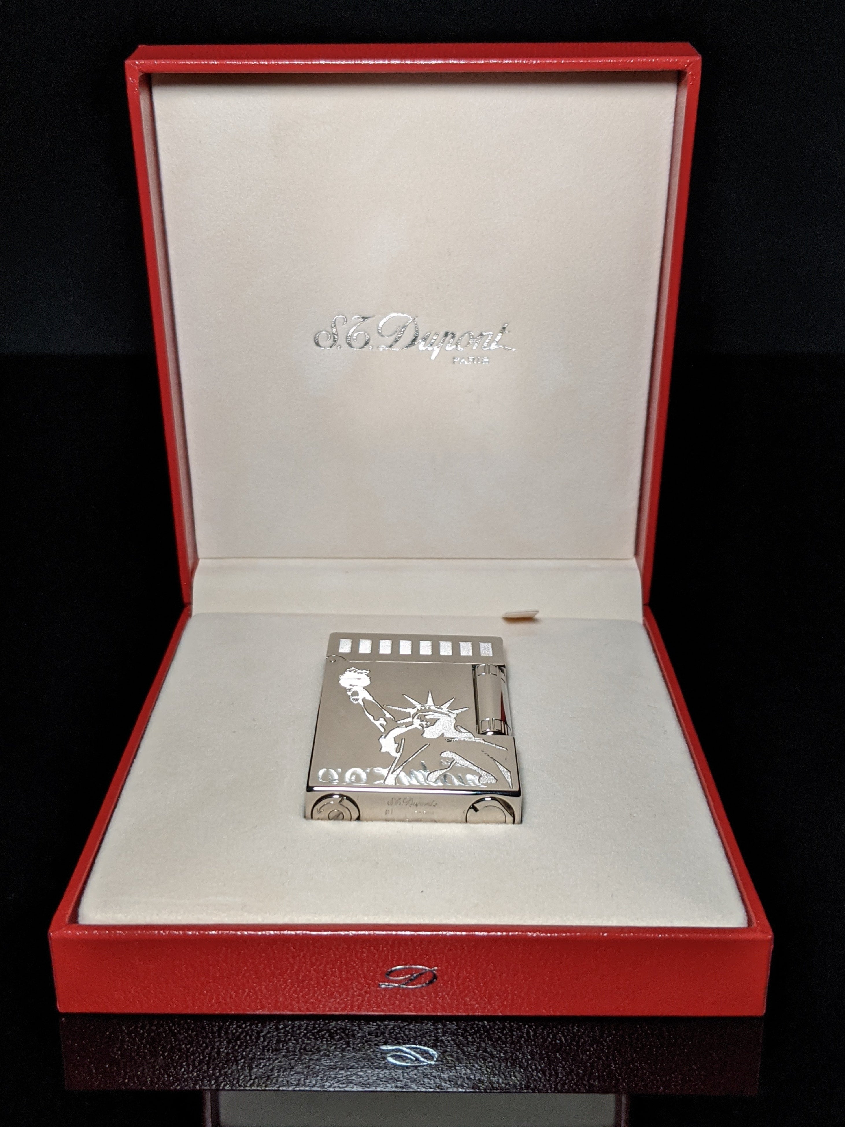 ST Dupont Statue of Liberty L2 Lighter