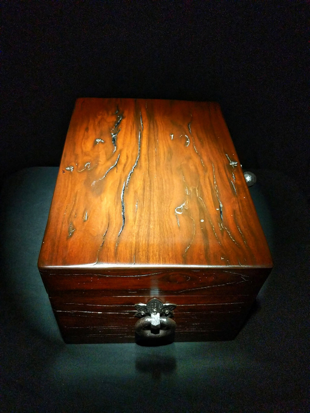 Brizard and Co " Hacienda " humidor 130 / 150 count 16" L x 12" W x 9" H