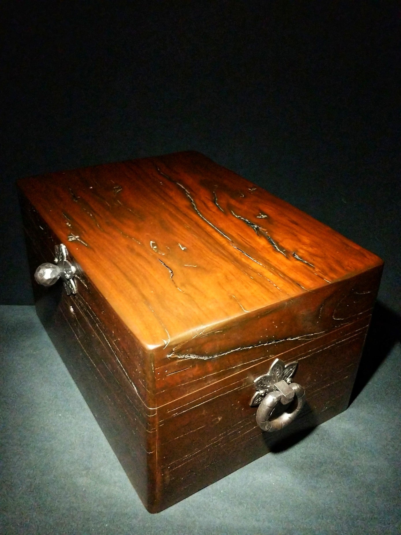 Brizard and Co " Hacienda " humidor 130 / 150 count 16" L x 12" W x 9" H