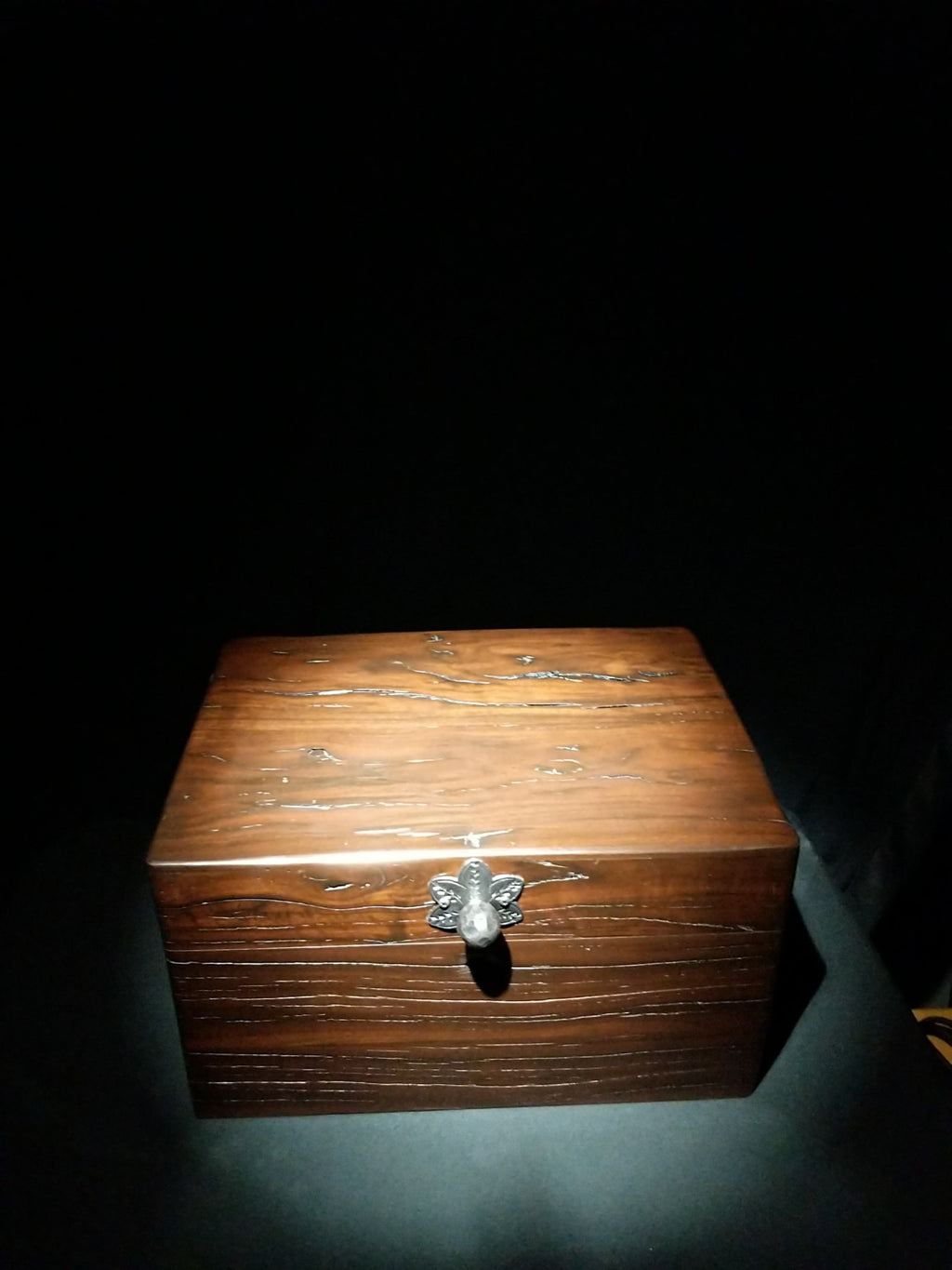 Brizard and Co " Hacienda " humidor 130 / 150 count 16" L x 12" W x 9" H