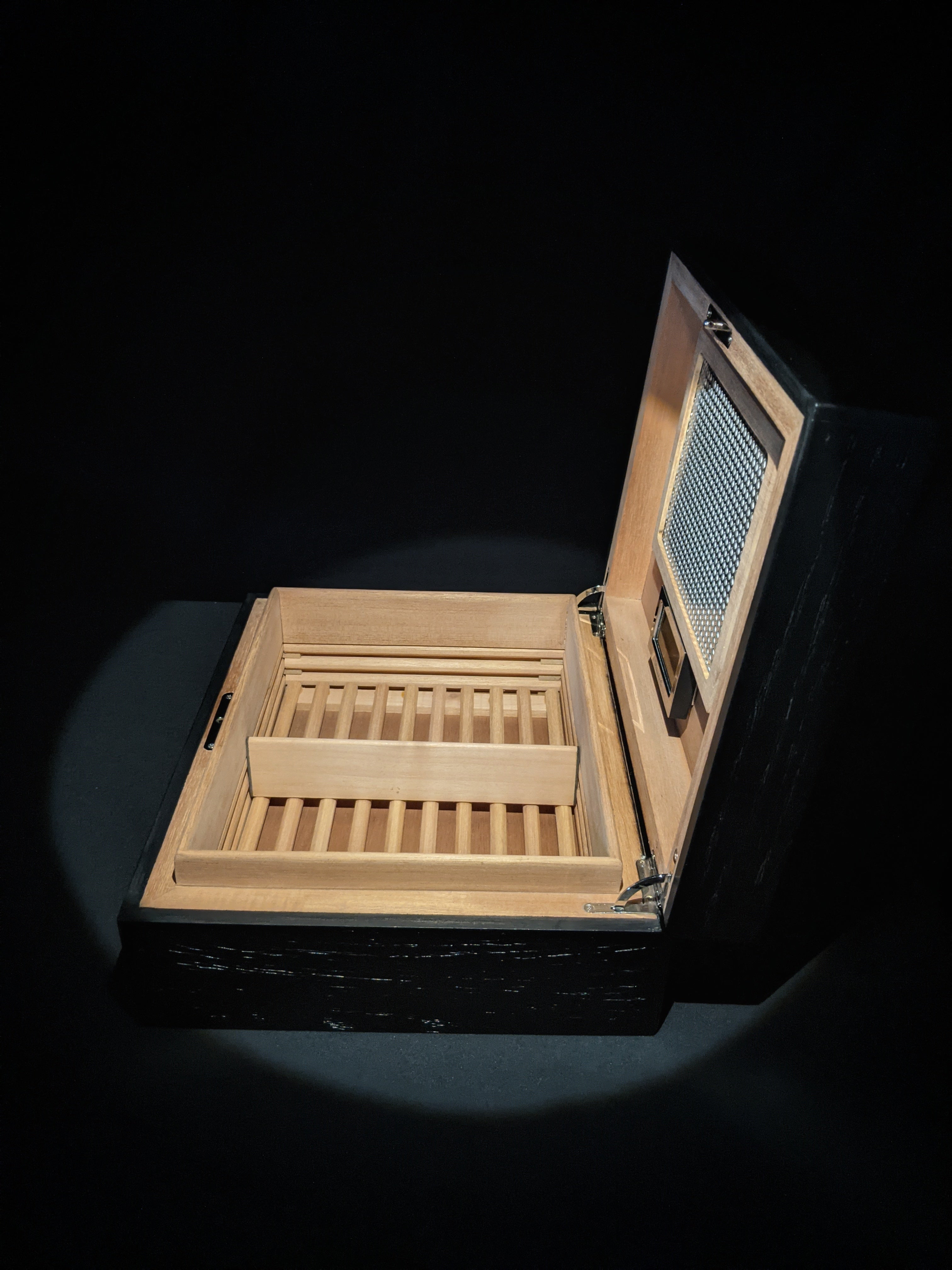 Brizard and Co. The "Royal Oak Collection" Humidor - Black Oak (60 / 70 Count)
