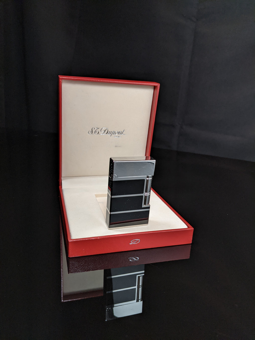 S.T. Dupont Black Lacquer L2 Lighter