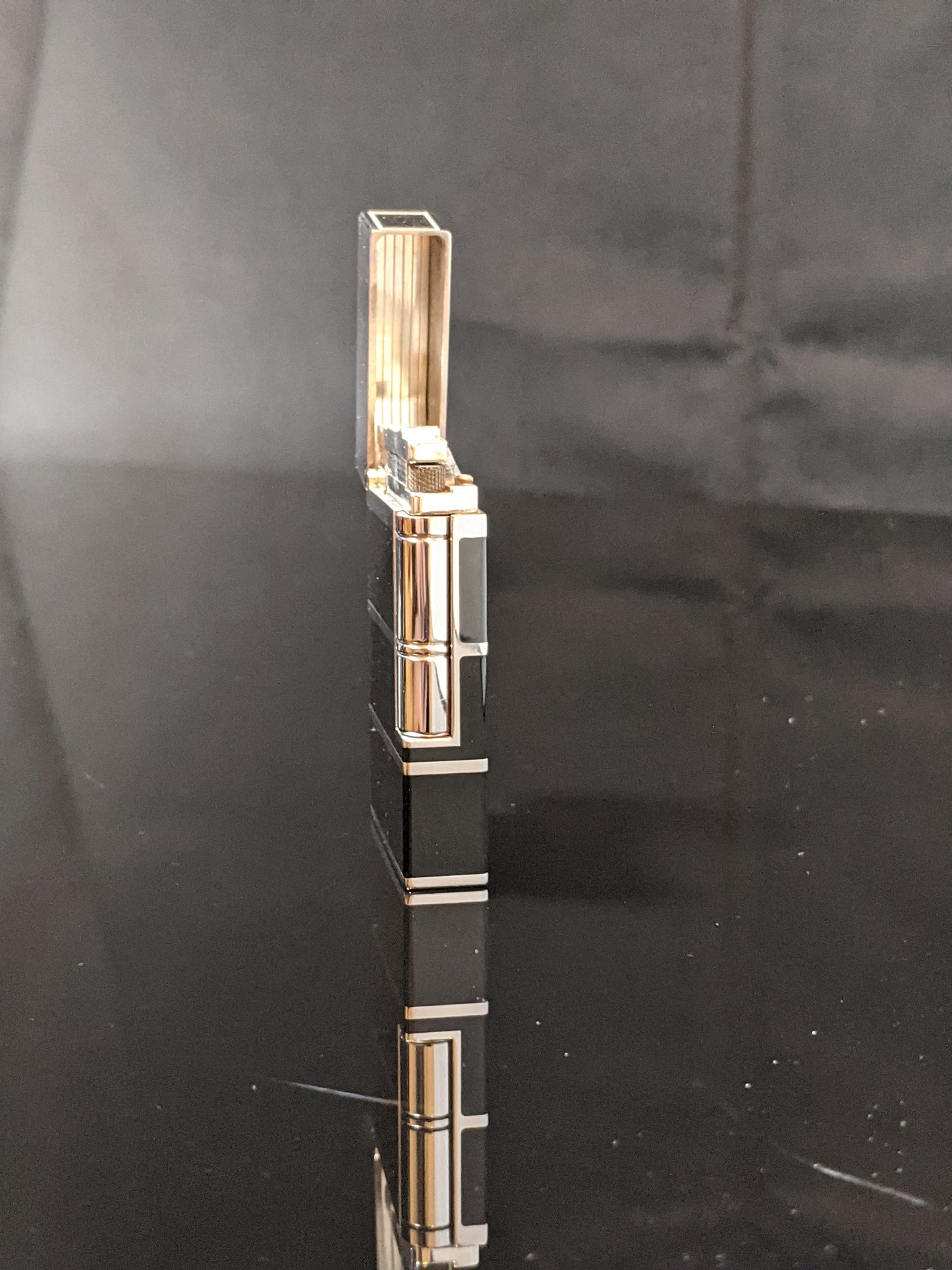 S.T. Dupont Black Lacquer L2 Lighter