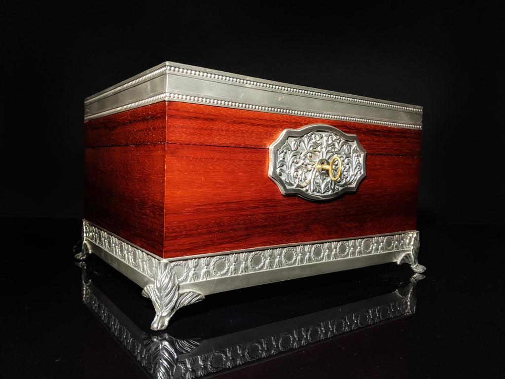 Royal Selangor Hand Finished Leaf Dominica Collection Pewter Leaf Humidor