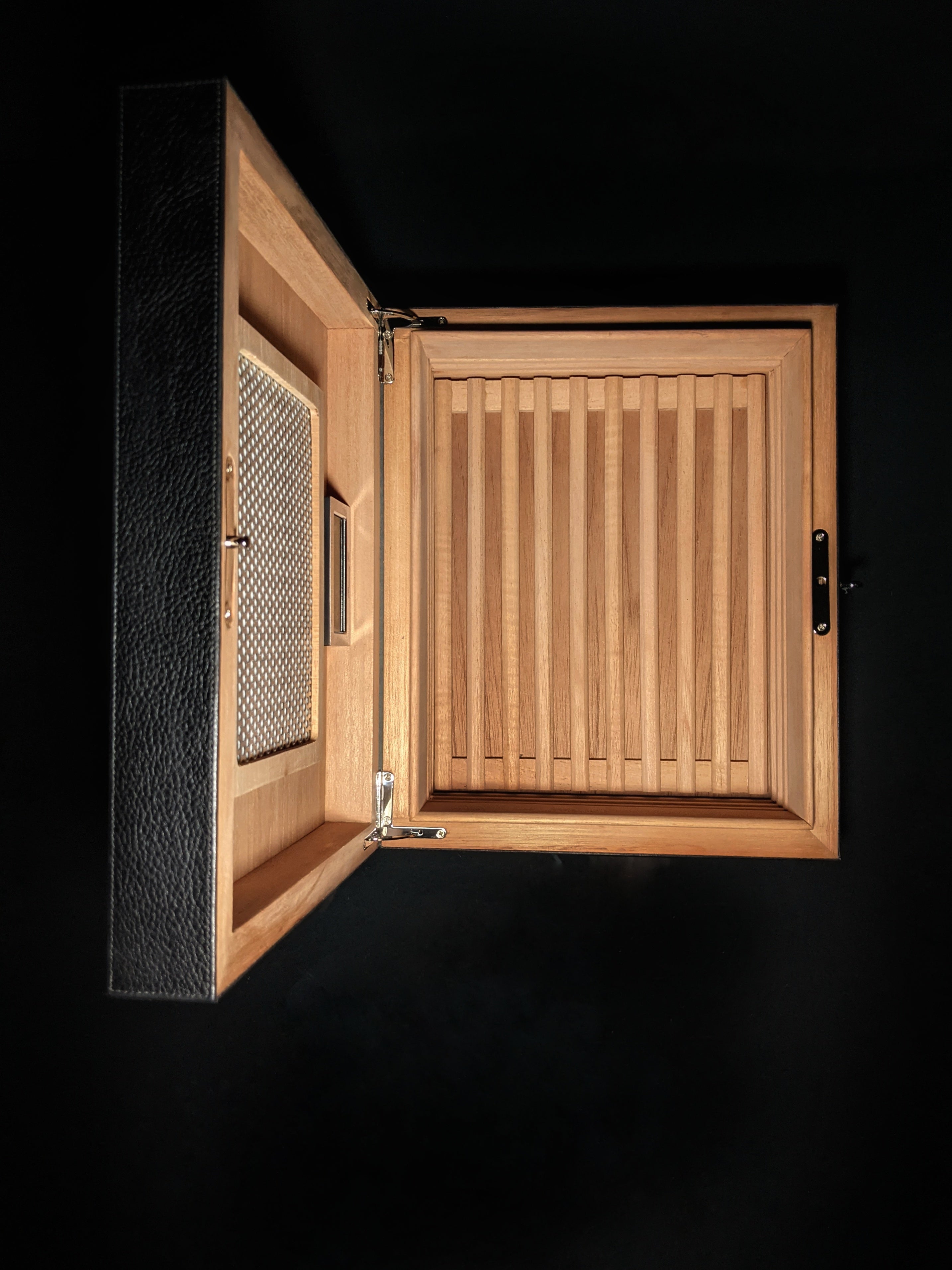 Brizard & Co - "Airflow" Cigar Humidor - Sunrise Black and Zebrawood 60 / 70 Count