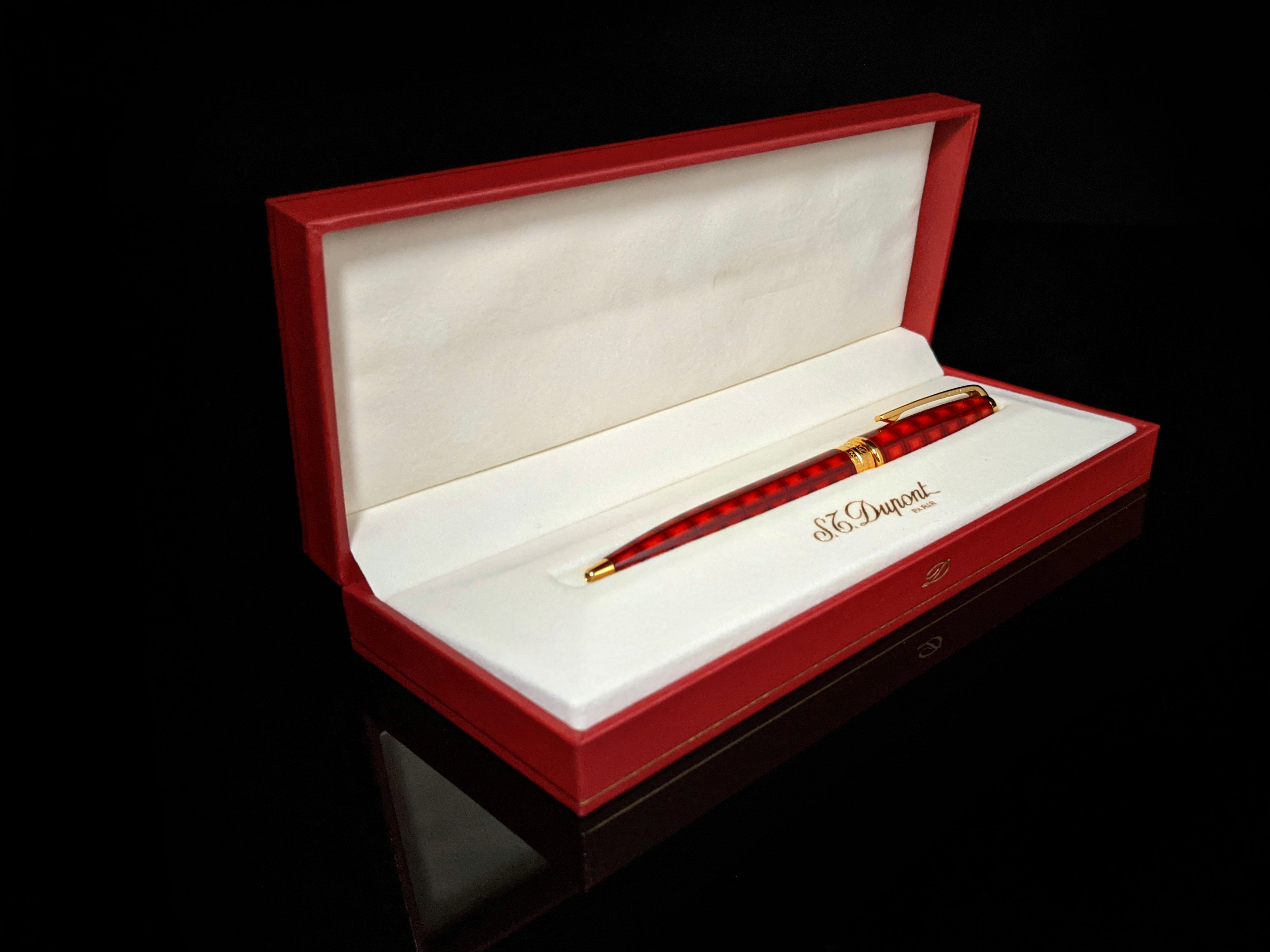 S.T.Dupont Vertigo Ball Point Pen P/N: 485500 pre-owned in original box