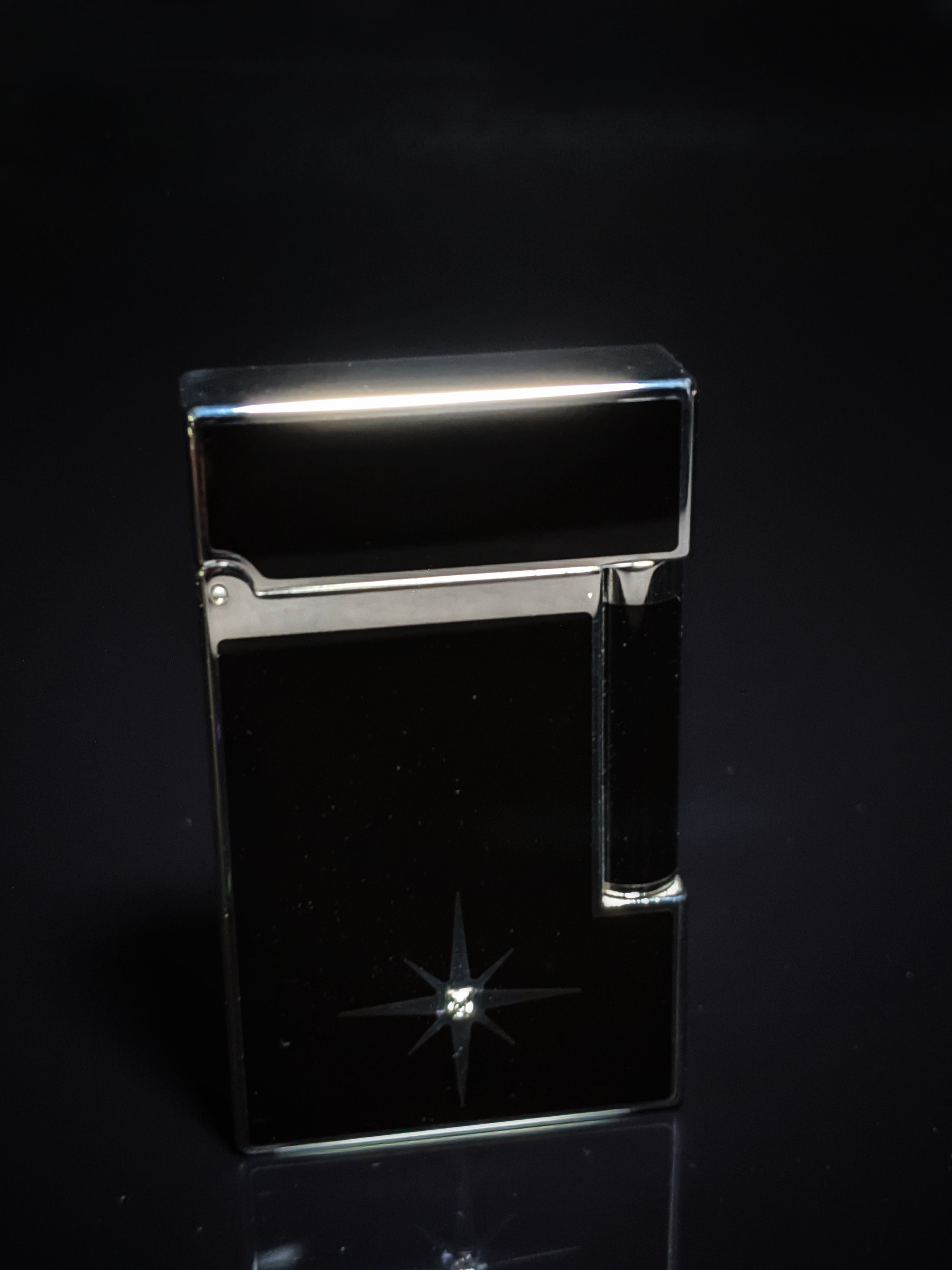 S.T.Dupont Diamond Solitaire L2 Lighter preowned in original box good condition