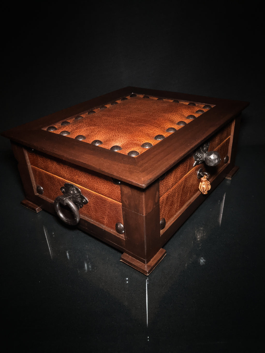 Brizard and Co. - The "Chesterfield" Humidor - 60/70 Count