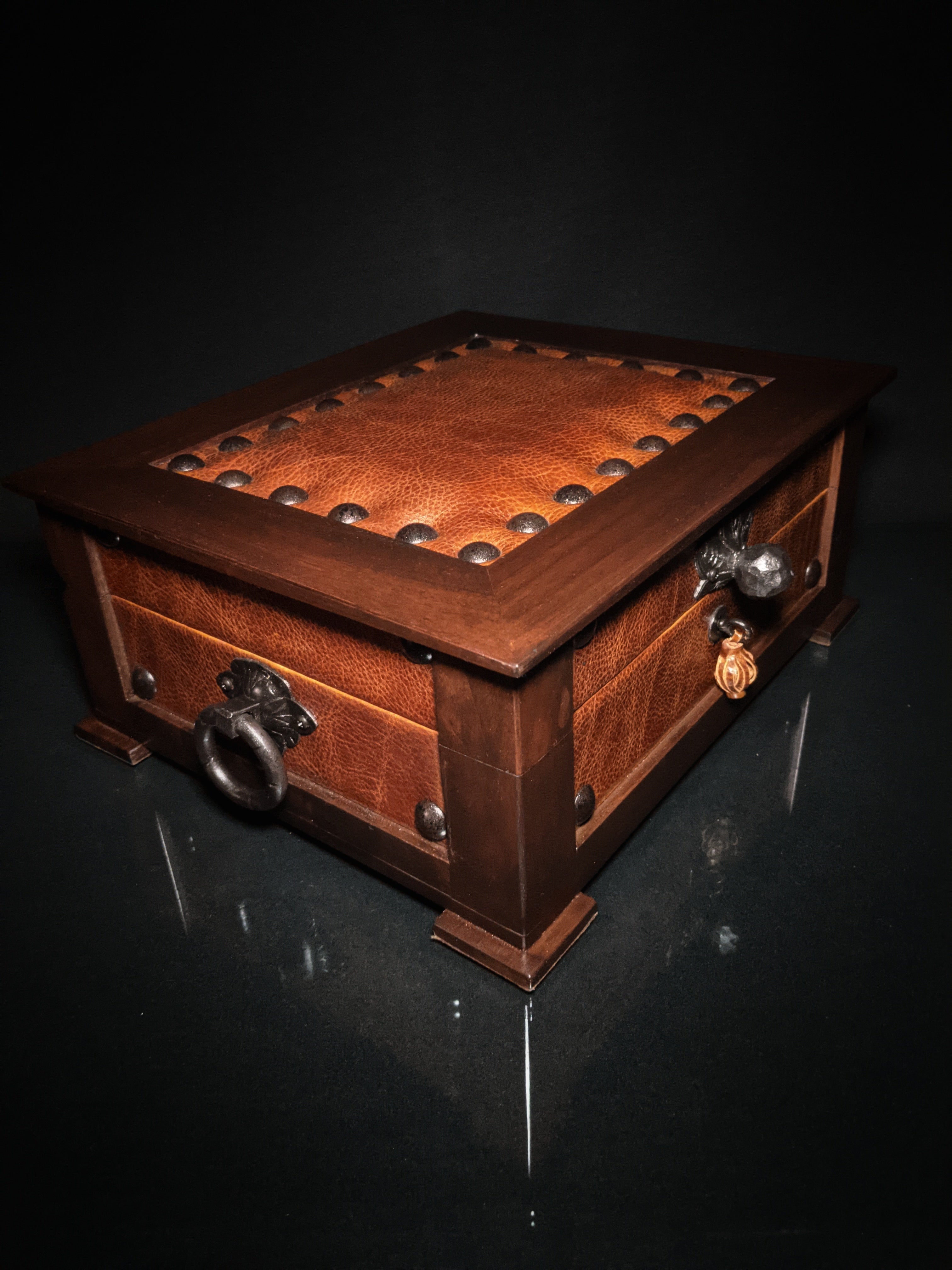 Brizard and Co. - The "Chesterfield" Humidor - 60/70 Count