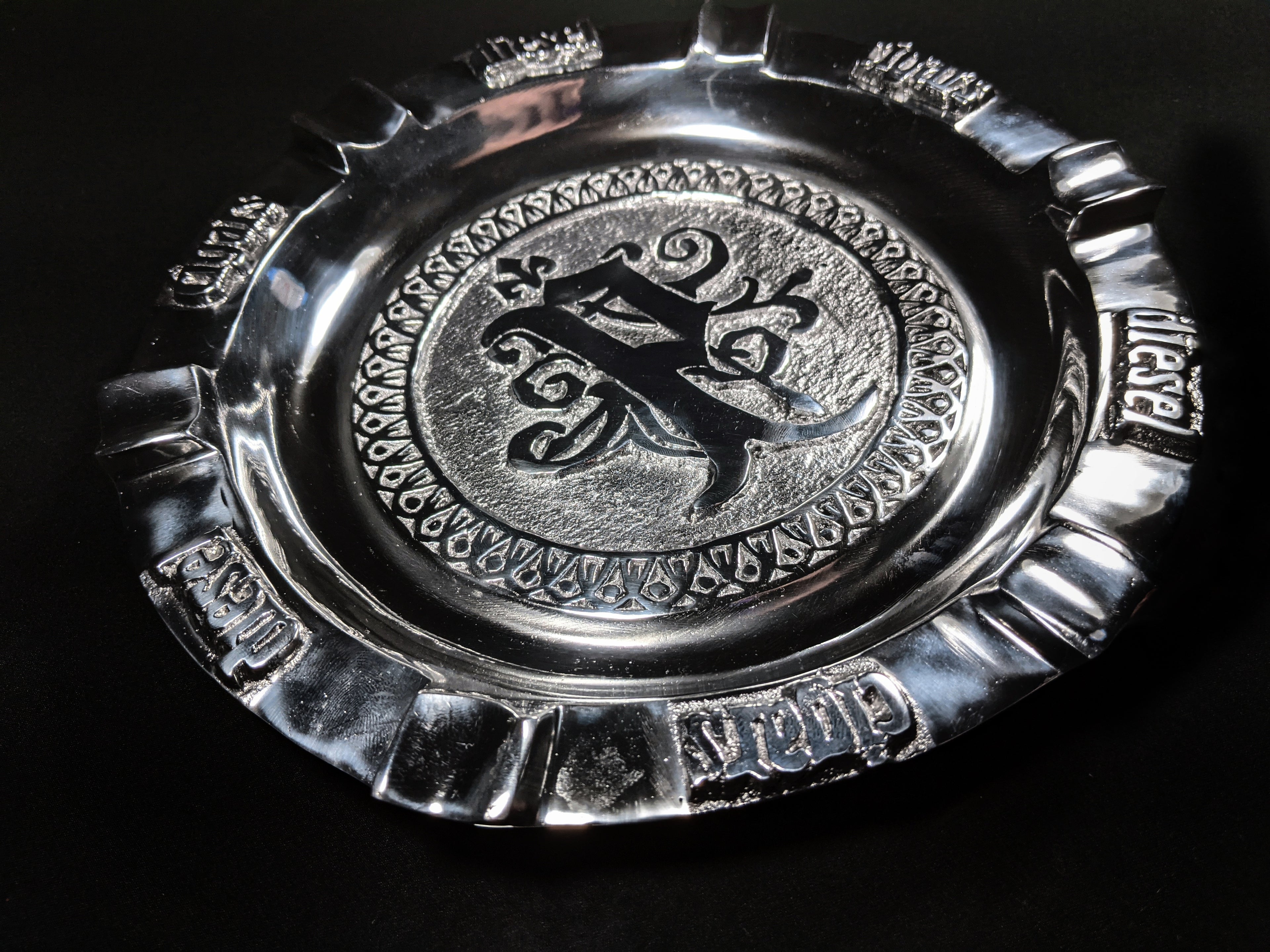 Drew Estates Polished Pewter 9 " cigar ashtray with 5 slots for your cigars