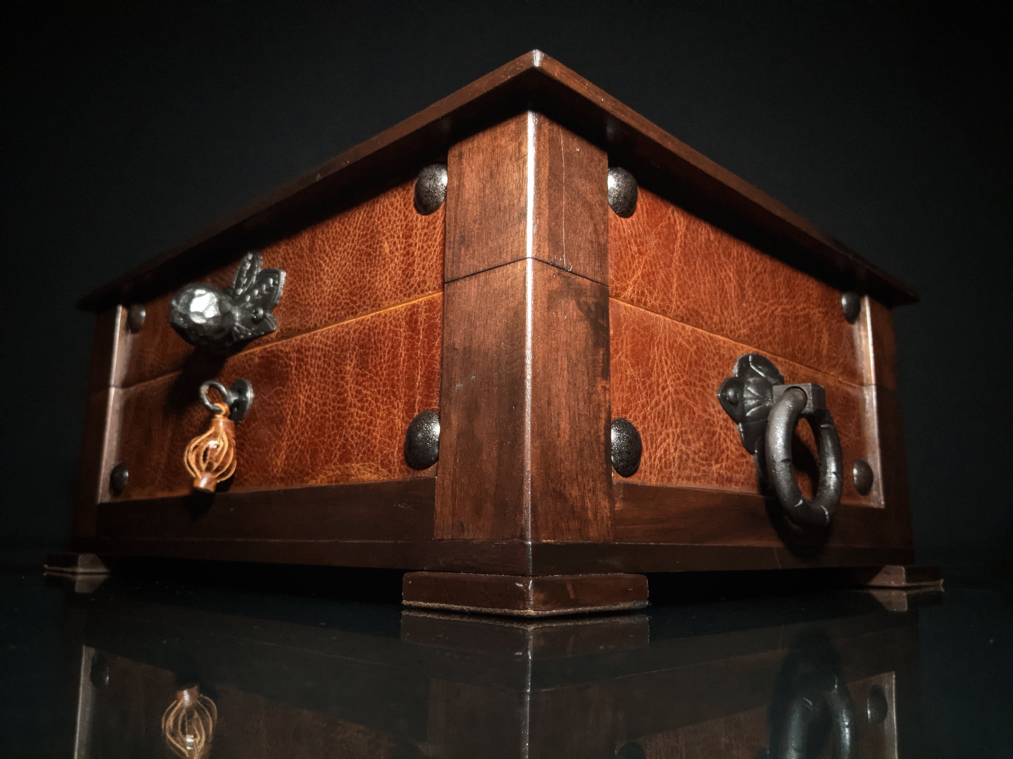 Brizard and Co. - The "Chesterfield" Humidor - 60/70 Count