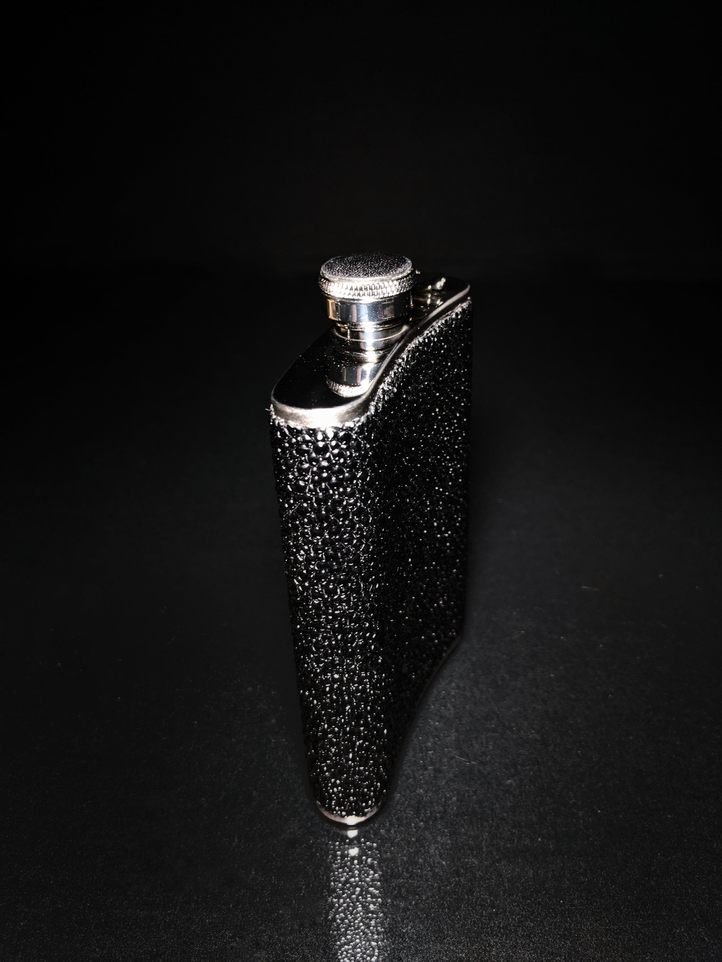 Brizard and Co. The 8 oz Flask - Stingray