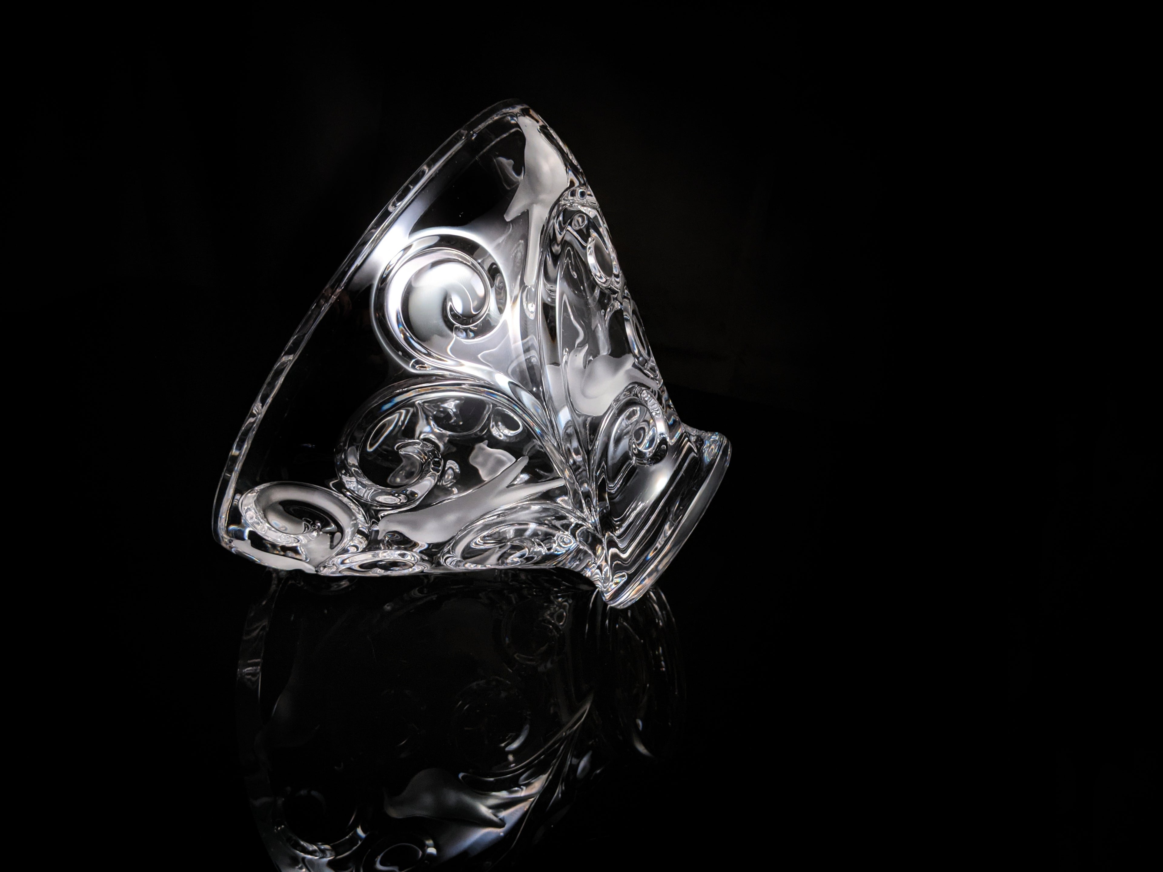 Lalique Vérone Crystal Bowl