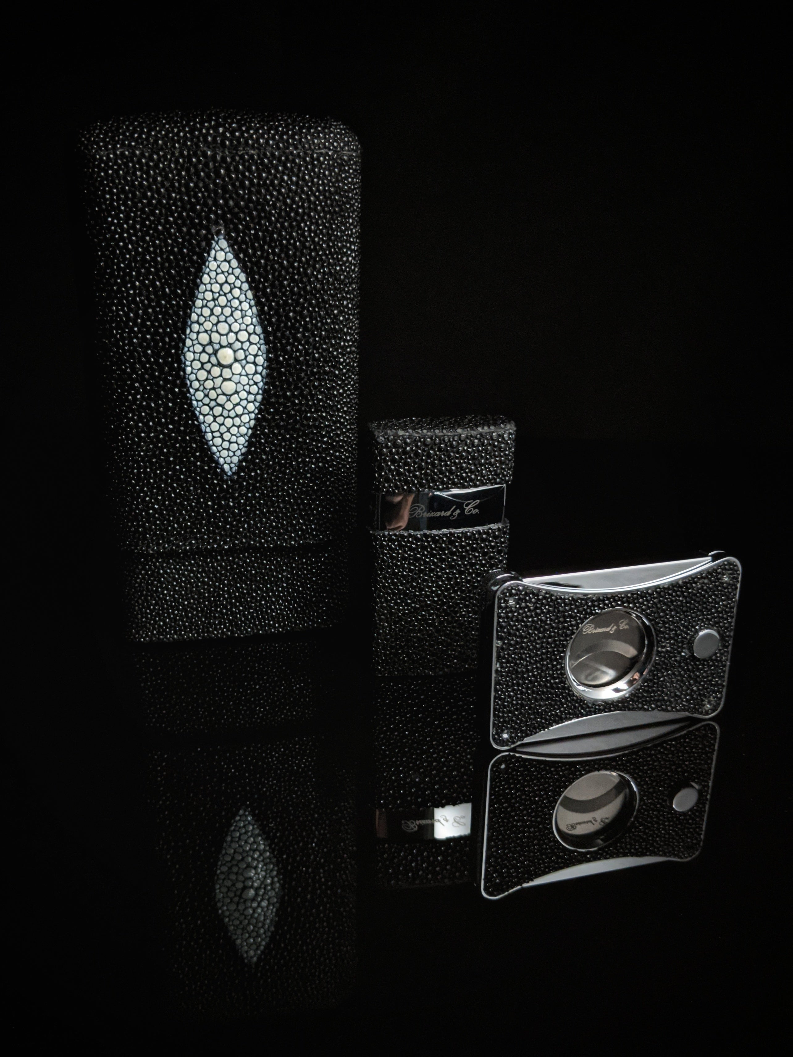 Brizard and Co Stingray Cigar Holder with cutter and lighter NIB