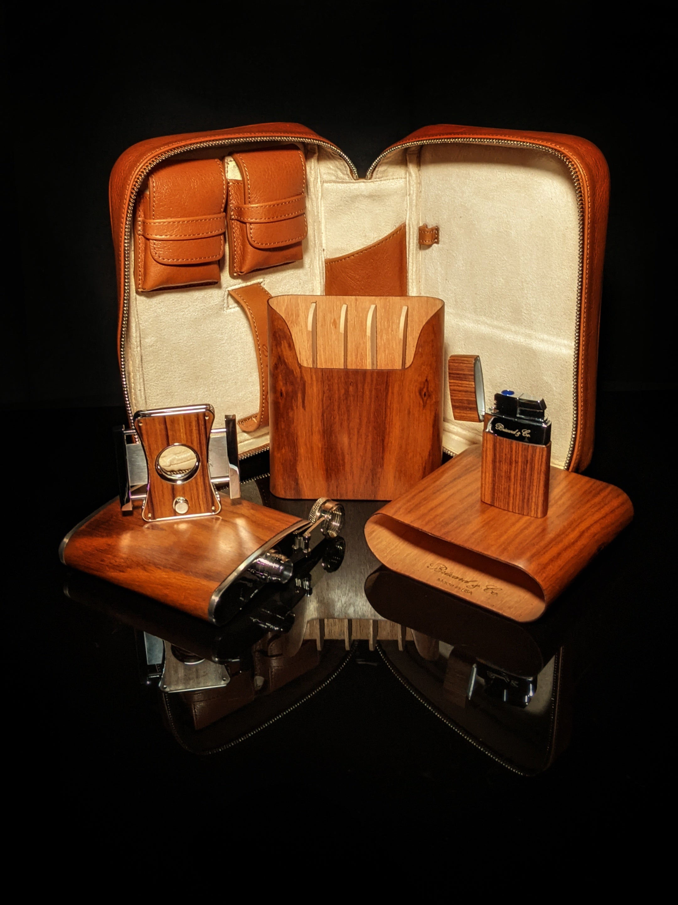 Brizard and Co Havana Traveler in Tan Leather with matching cutter and lighter NIB
