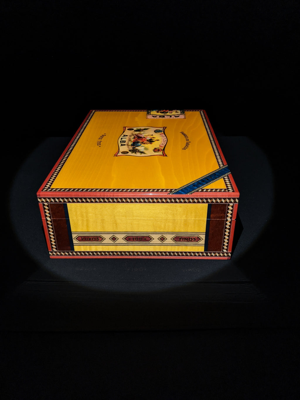 Elie Bleu Alba Yellow Sycamore Humidor 110 count