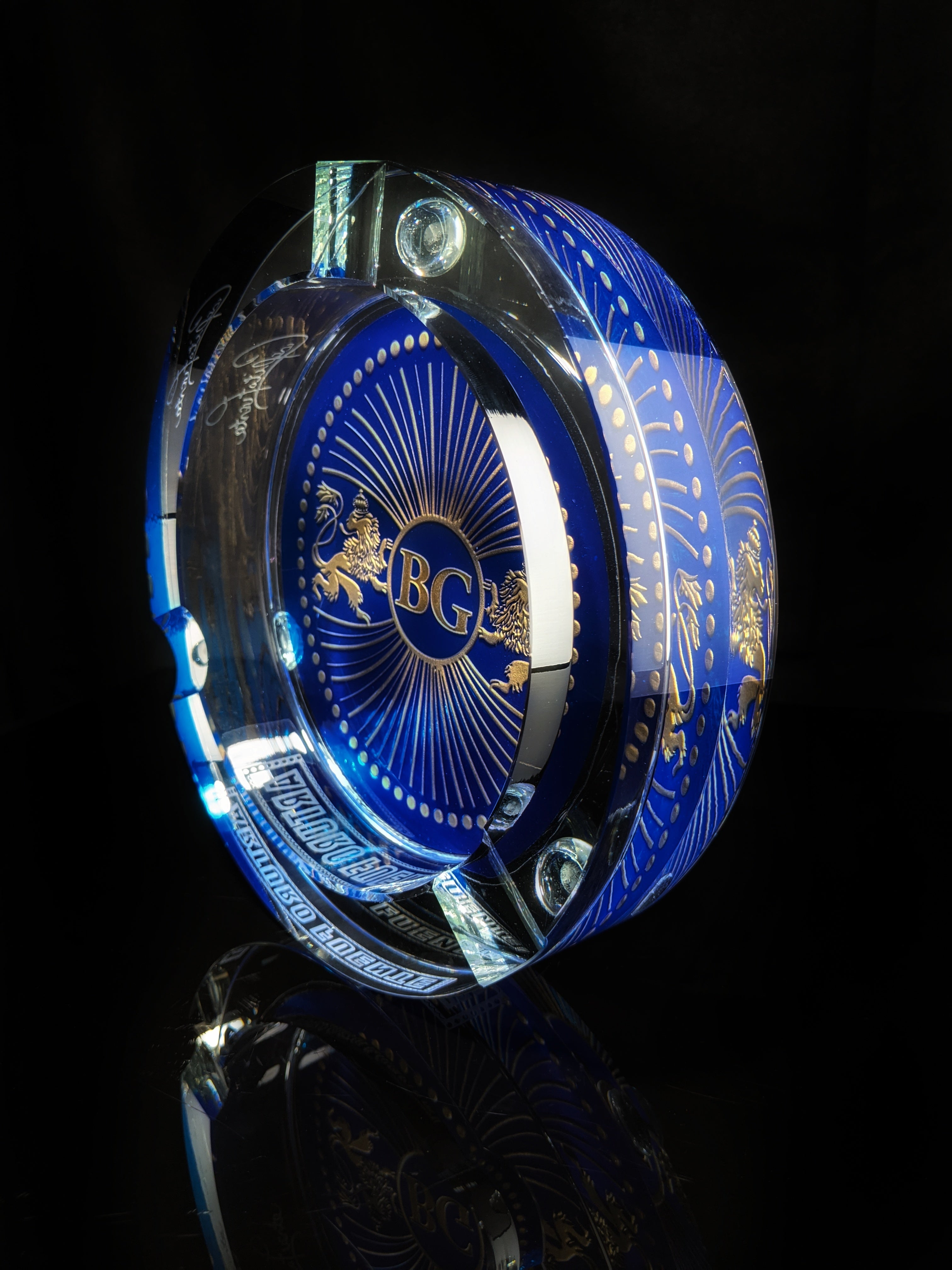 Arturo Fuente custom heavy clear glass ashtray. NIB 7 7/8" Diameter