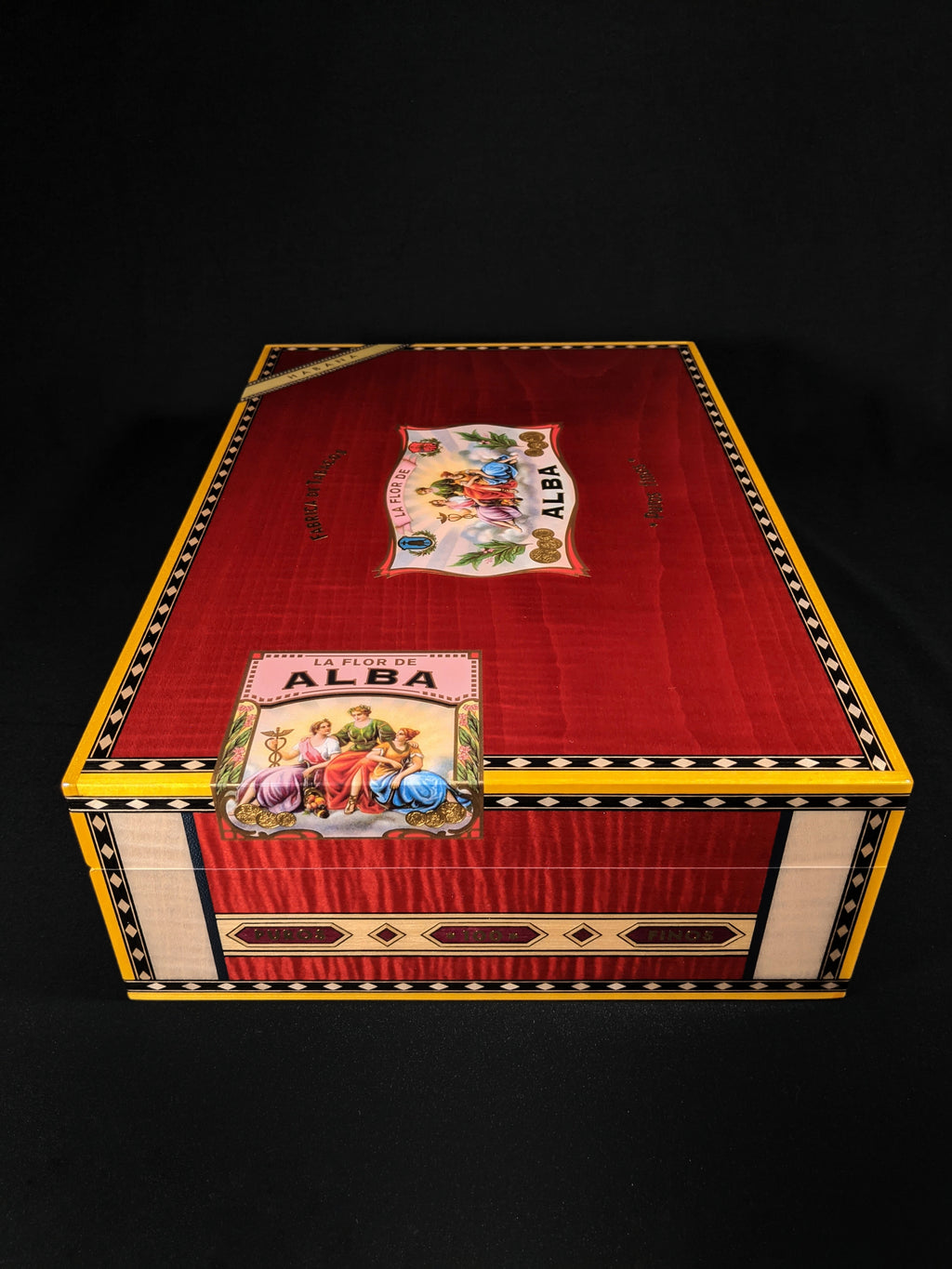 Elie Bleu Alba Red Sycamore Humidor 110 count