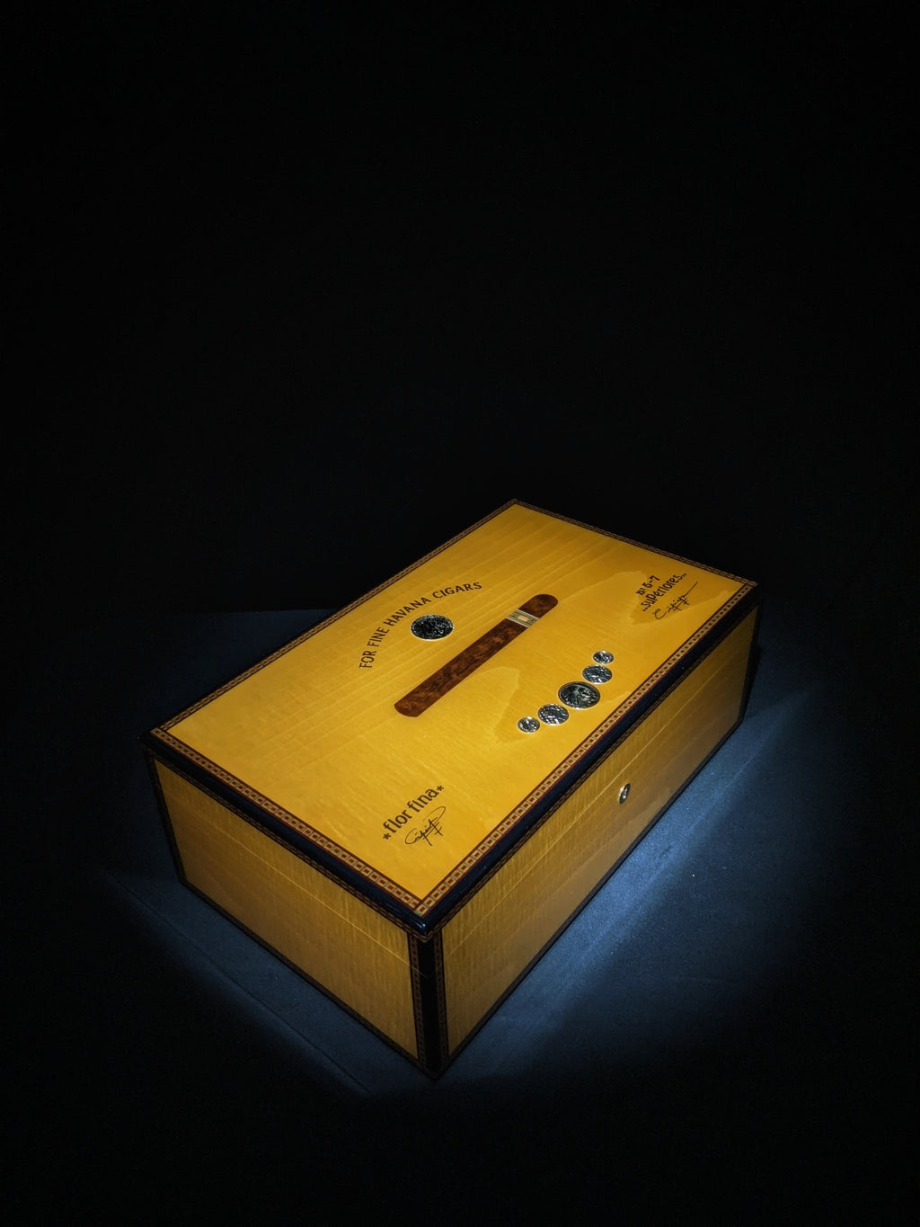 Elie Bleu Medals Yellow Sycamore Humidor 120 count NIB