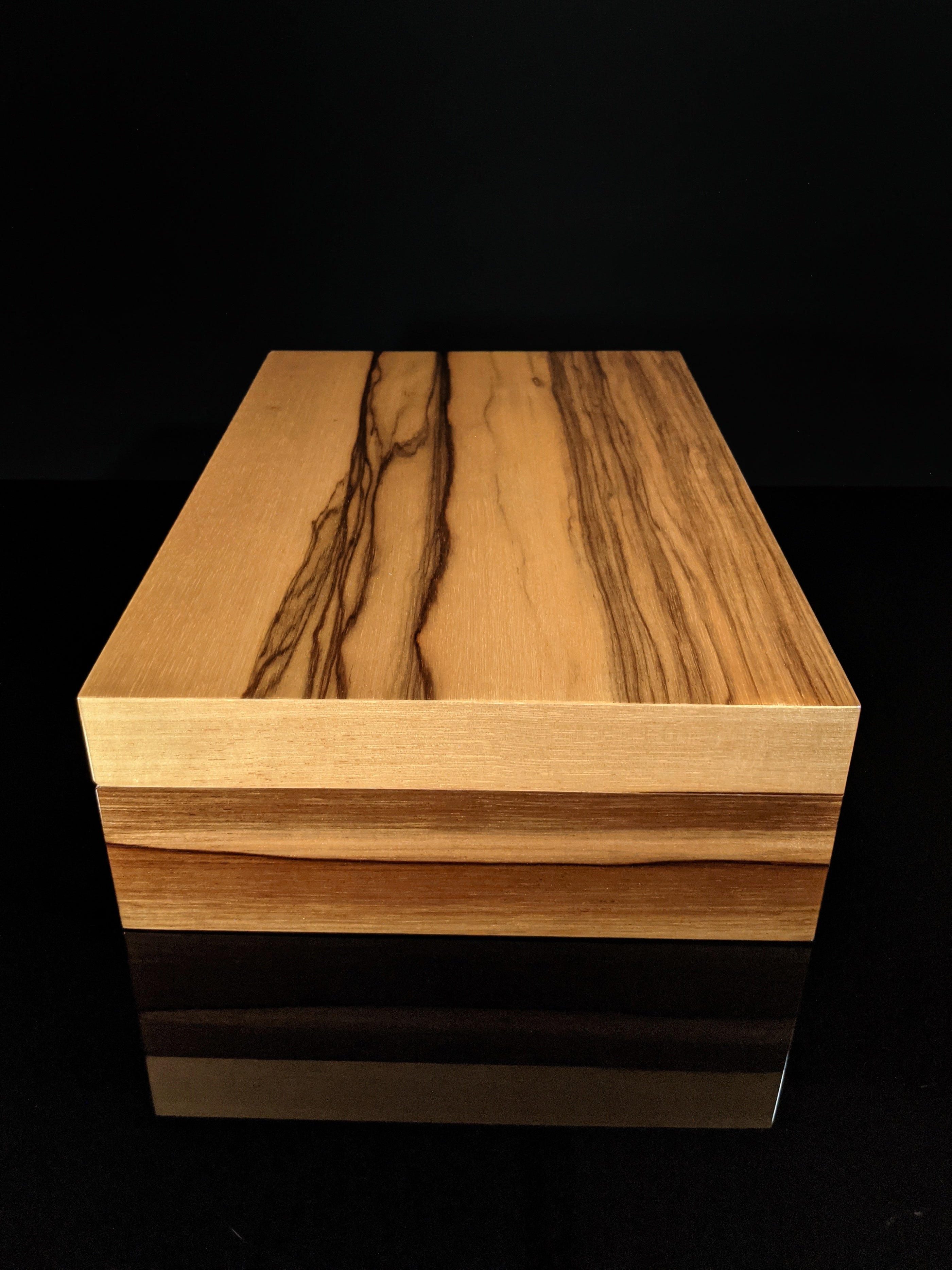 Elie Bleu Limba Wood Humidor 110 count