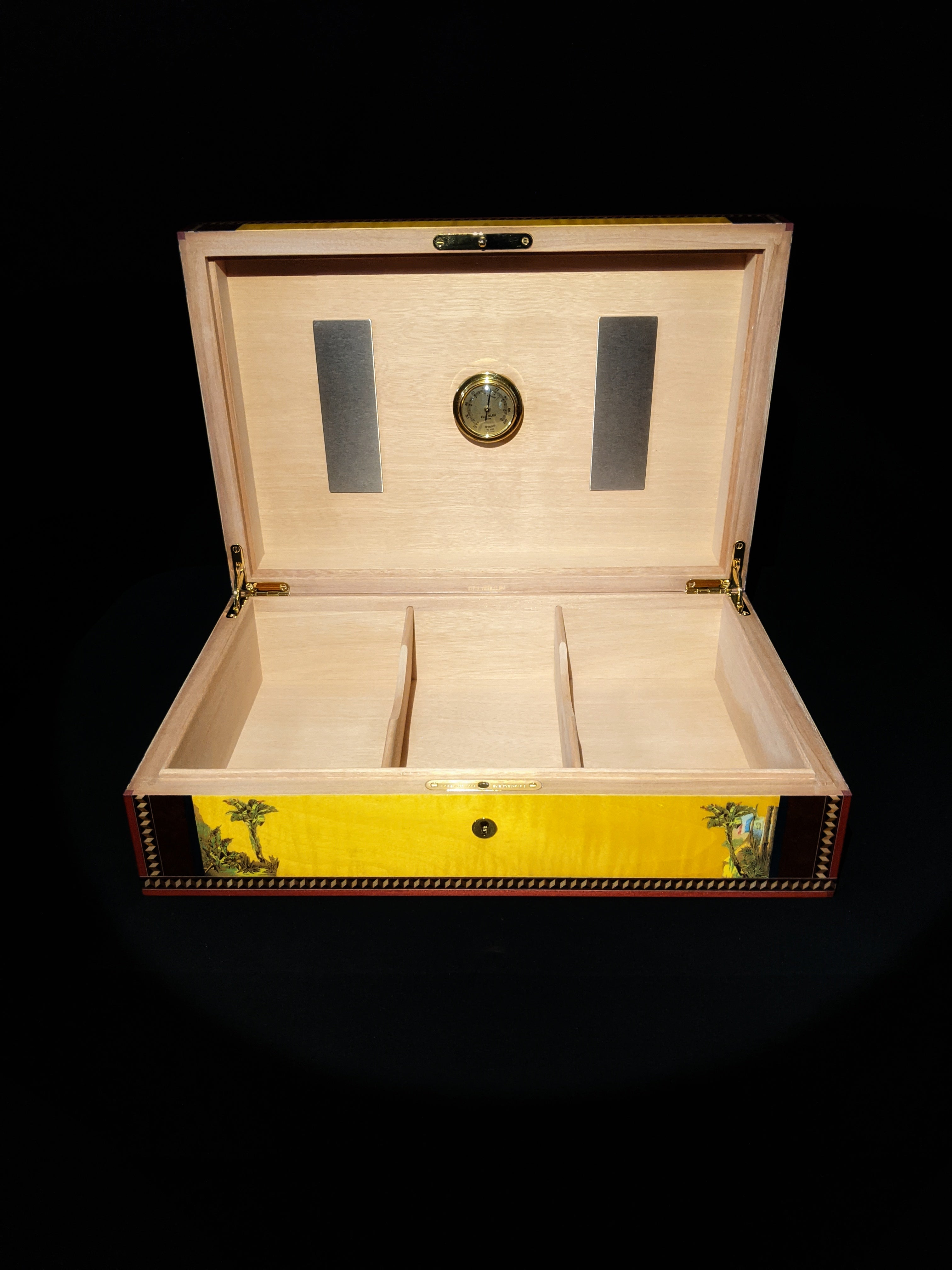Elie Bleu Alba Yellow Sycamore Humidor 110 count