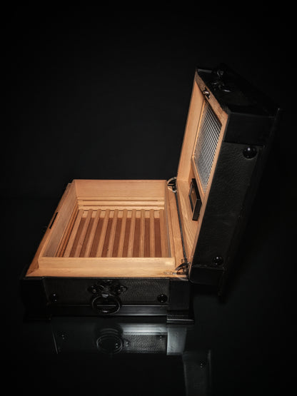 Brizard and co. The "Chesterfield" Humidor - 60/70 Count (Black)