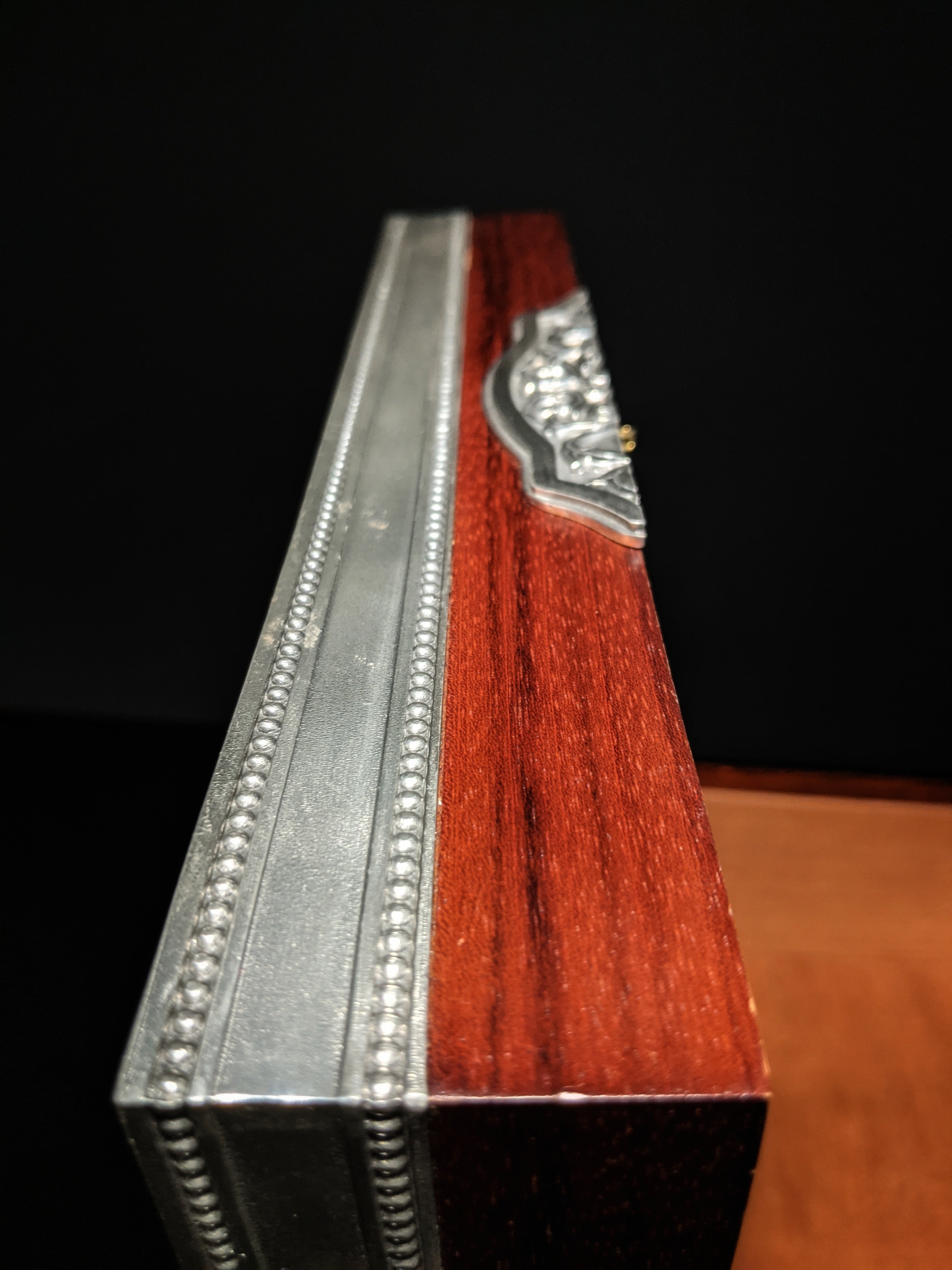Royal Selangor Hand Finished Leaf Dominica Collection Pewter Leaf Humidor