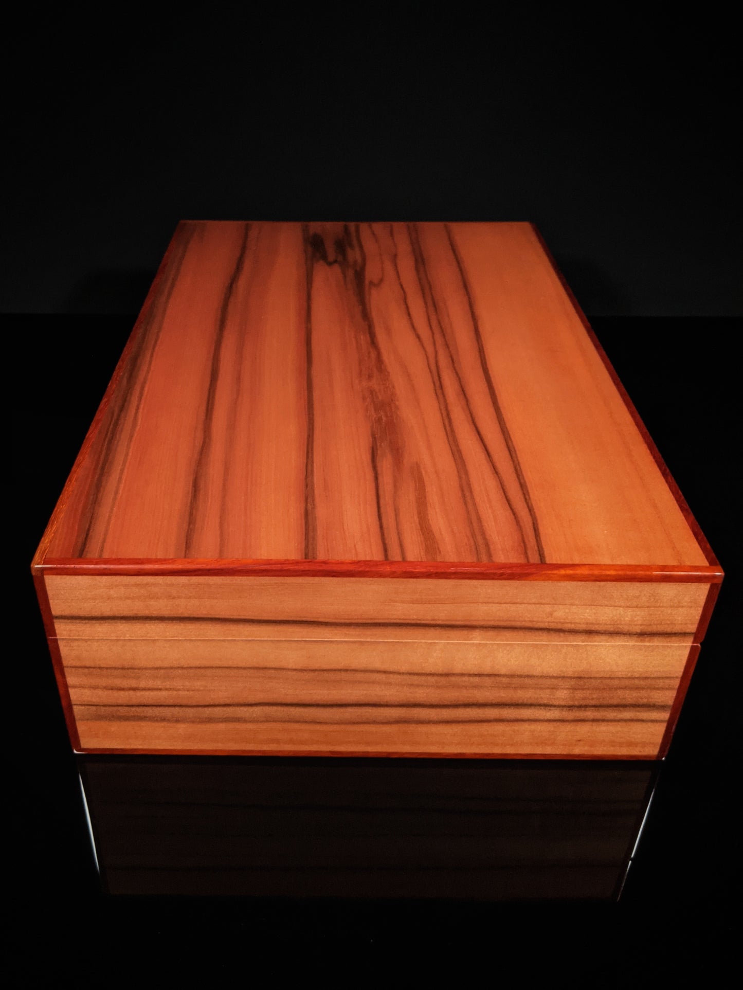 Elie Bleu Tineo Wood Humidor 110 count